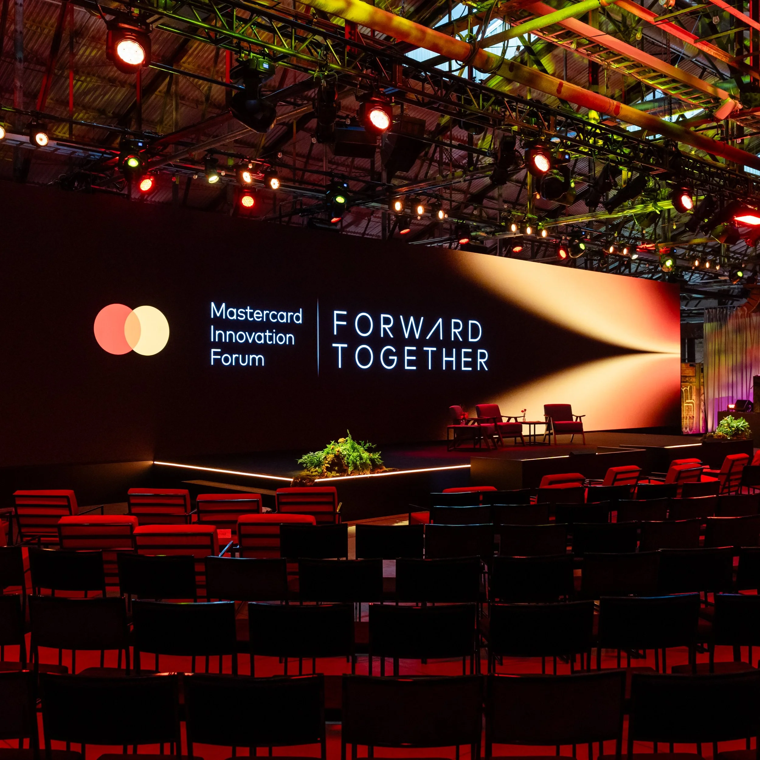 Before the doors open, the room already tells a story. Lighting, staging, and brand details set the tone for the Mastercard Innovation Forum and the conversations that followed. #CorporateEventPhotography #ConferencePhotographer #EventProduction #Tor