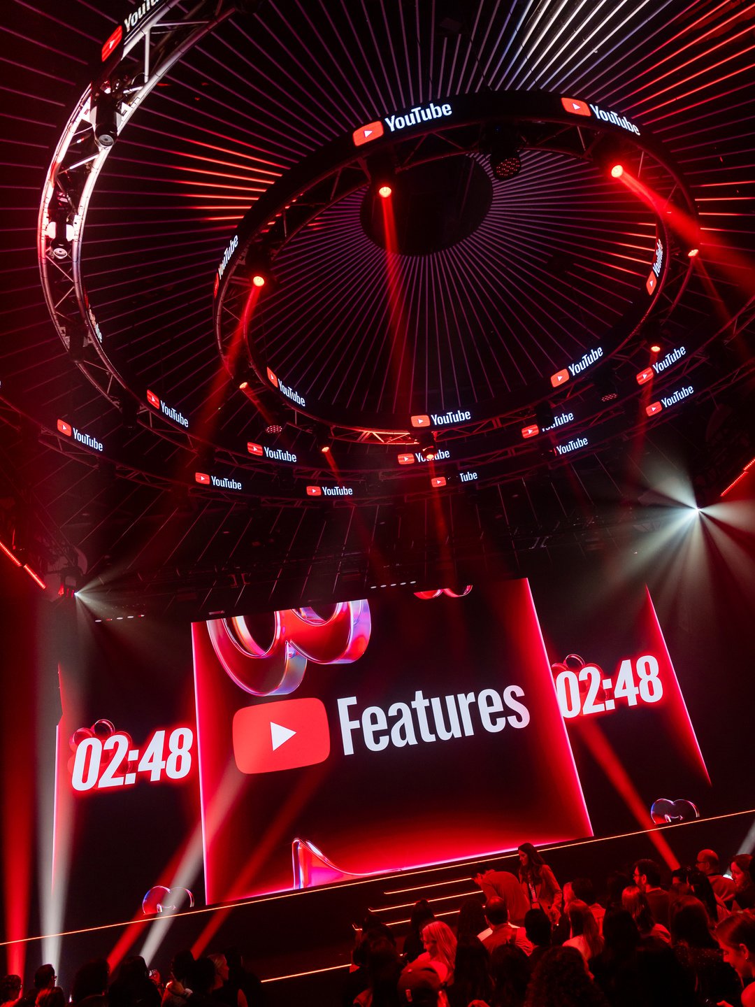 YouTube Features, from the stage to the ceiling every visual was perfection 
#uptownmedia #YouTube #EventProduction #EventPhotography