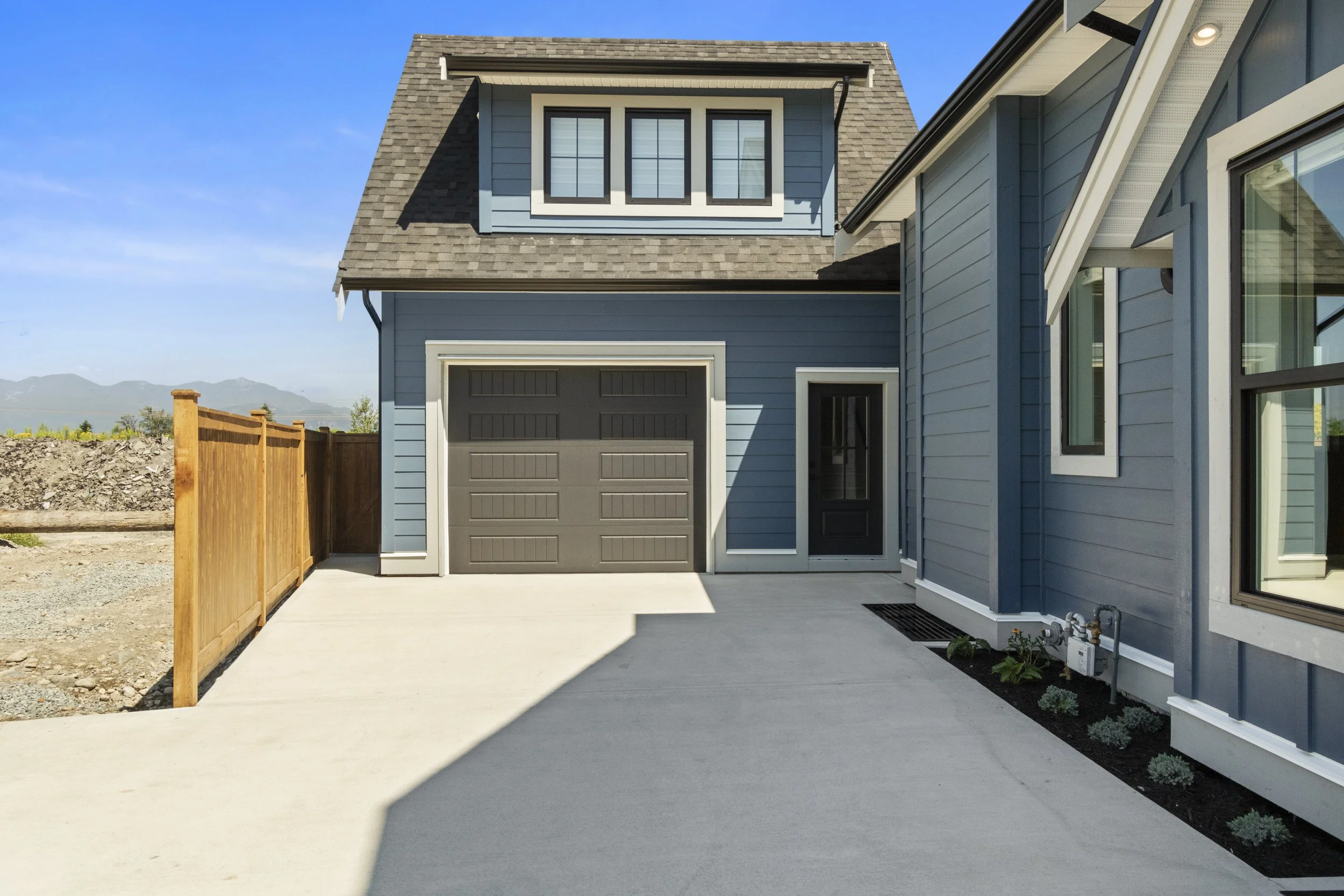 Coach Home Rental Available Now
