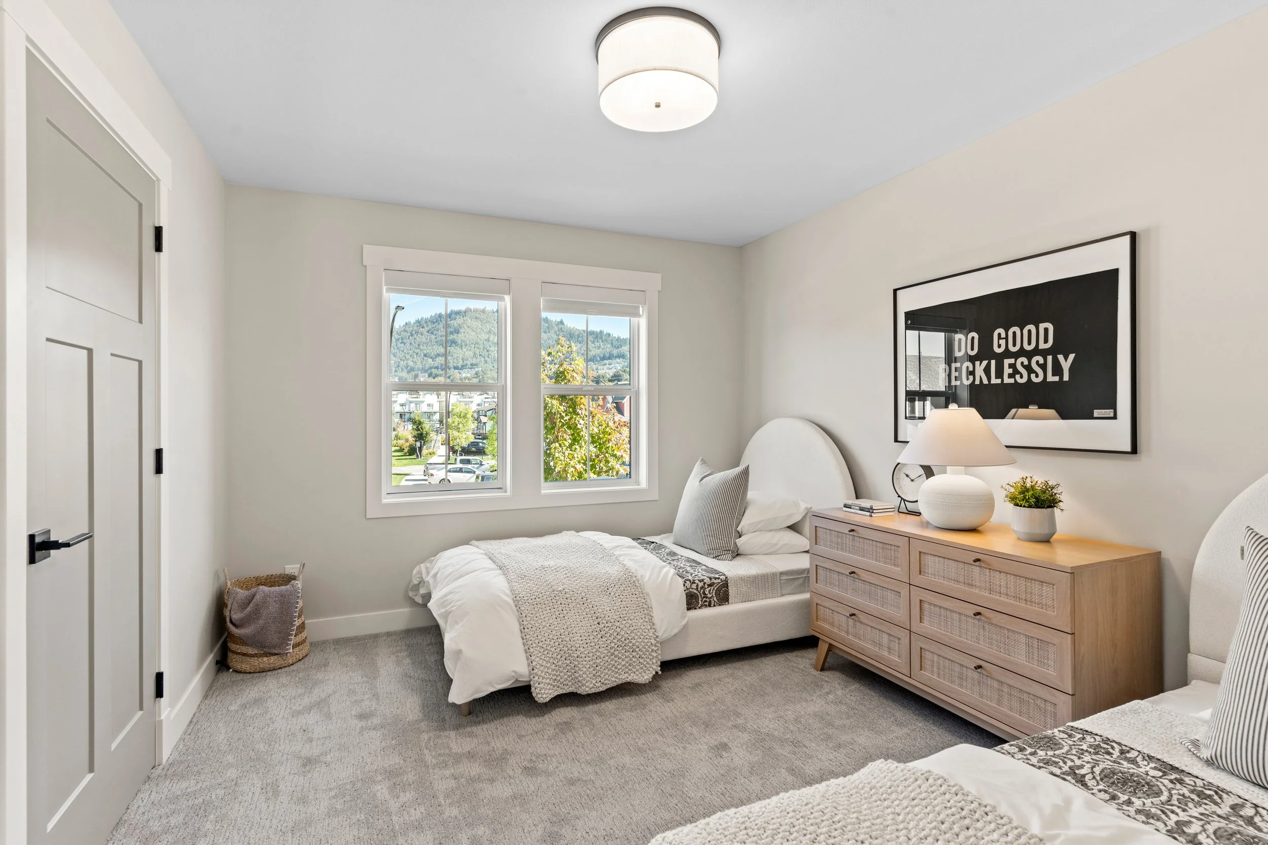 Large Kids/extra bedroom