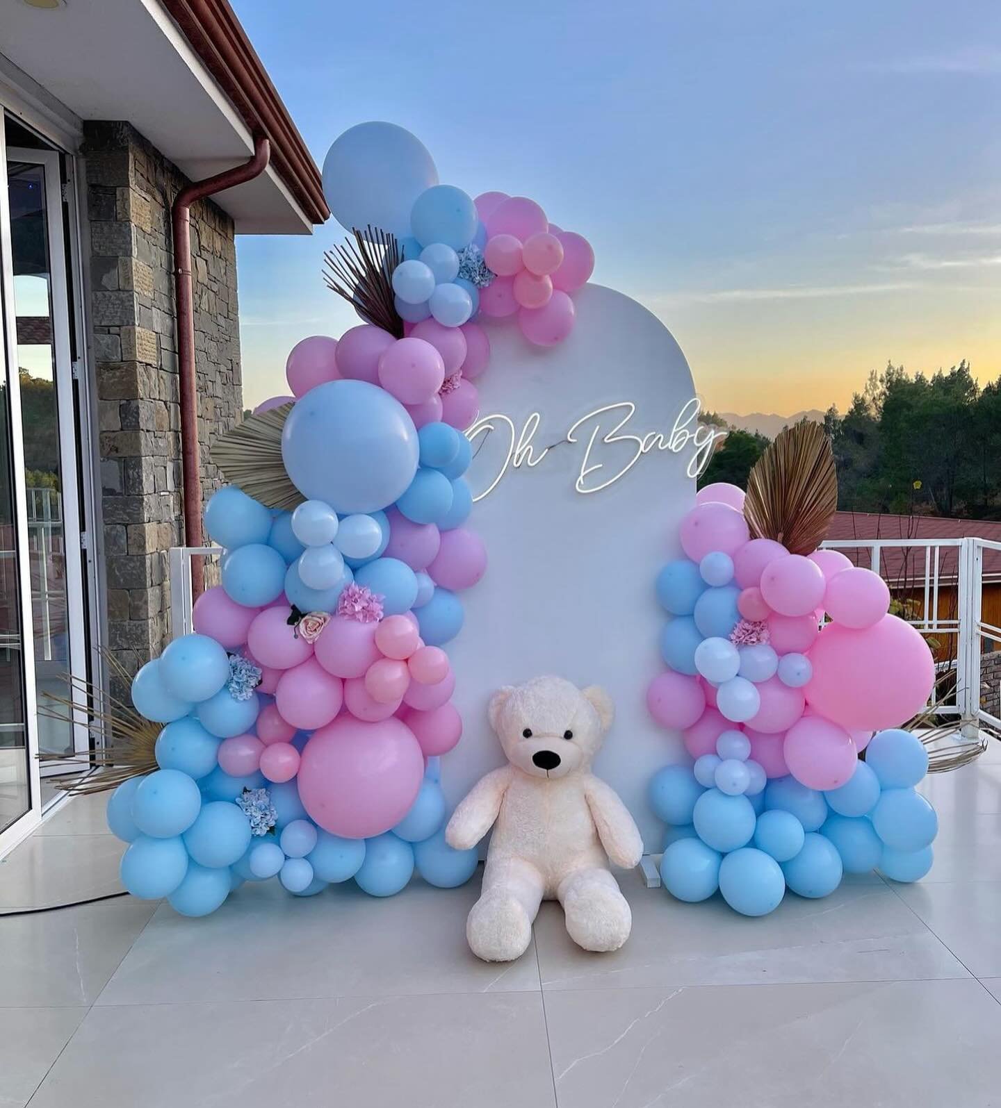 The perfect focal point for the cutest reveal 😍
