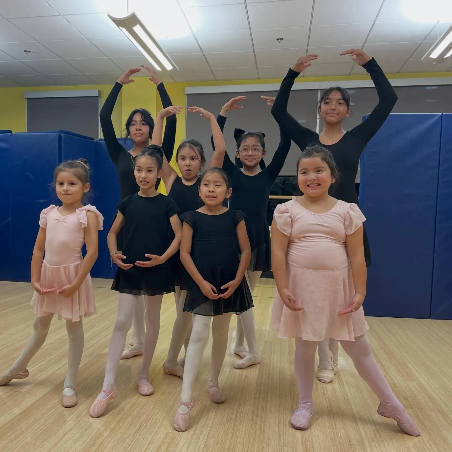 Throwing it back to these special moments in the classroom with our amazing young artists 💛 Your support helps keep these creative spaces alive. We&rsquo;re working toward our $10,000 year-end goal! Consider donating and helping us continue serving 