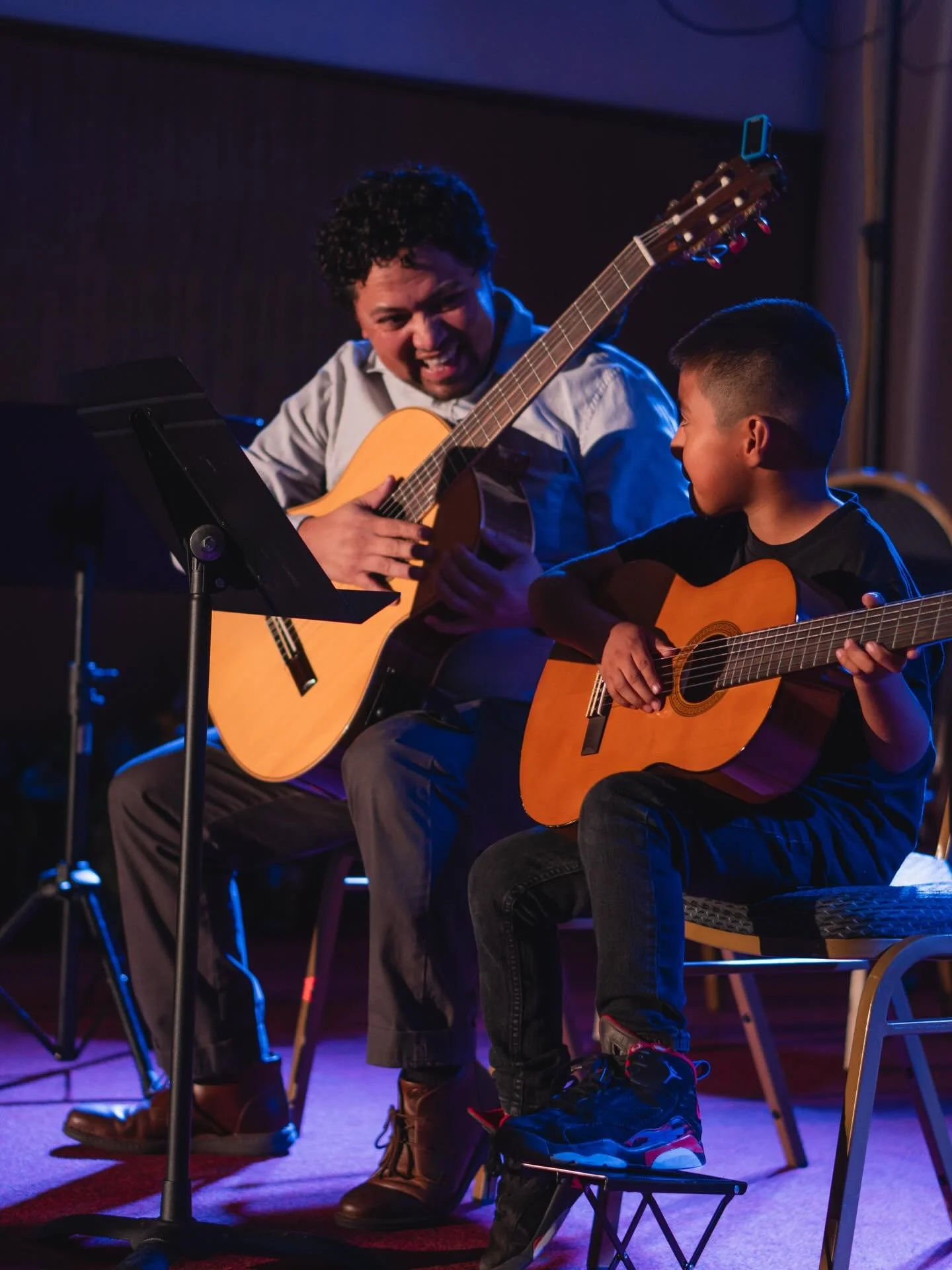 🎶🎸 Happy National Guitar Day! 🎸🎶

At Angelica Center for Arts and Music, we&rsquo;re proud to offer both acoustic guitar and electric guitar classes to our young artists.

These classes are led by our incredible Guitar Teaching Artist and ACAM Bo