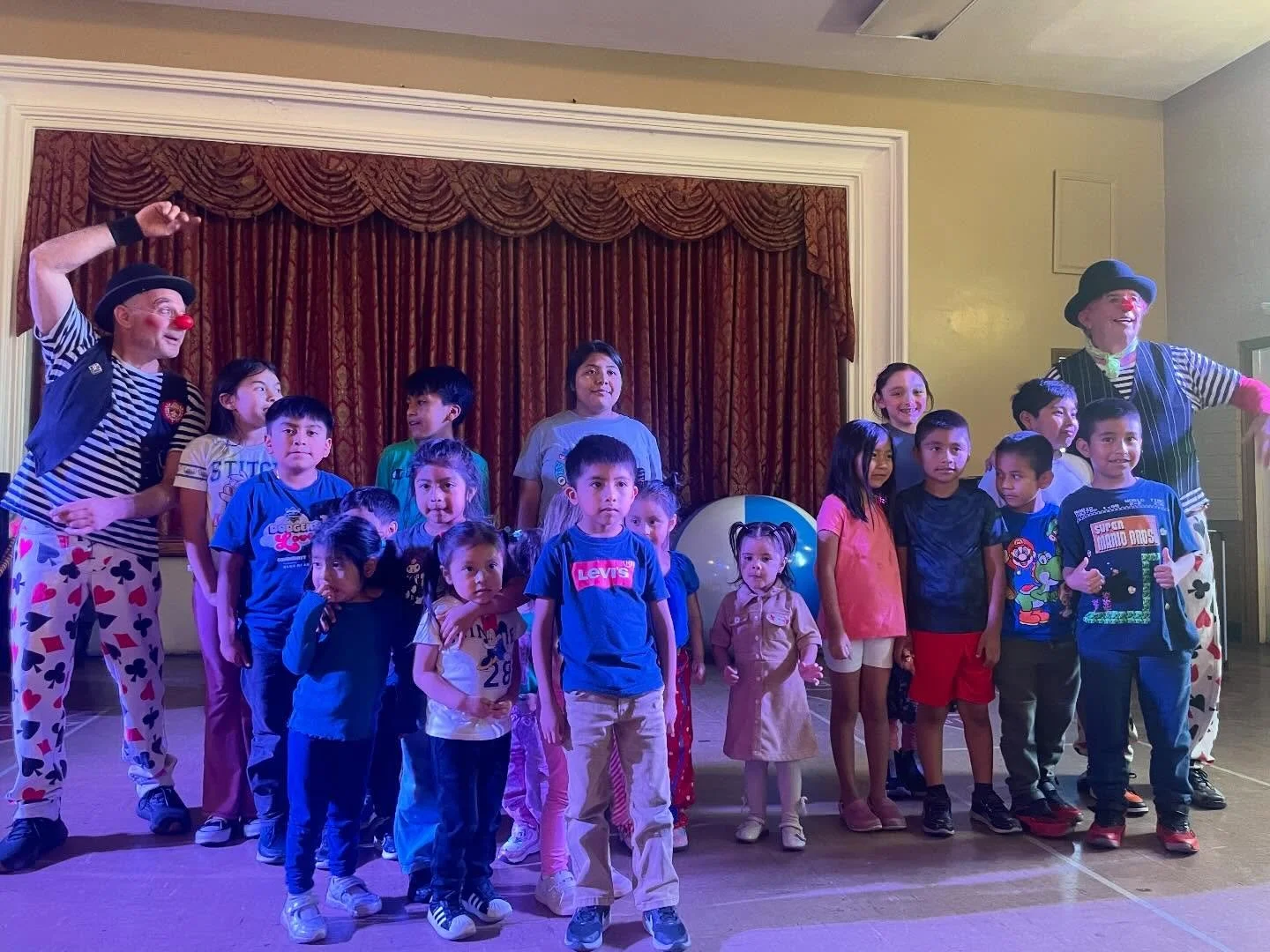 Thank you to our special guest performers, the Mums, for their amazing and engaging performance given to our ACAM family. Our students, friends, and family members had such an incredible time!
~~~~~~~~~~~~~~~~~~~~~~~~~~~~~~~~~~~~~

Agradecemos a nues