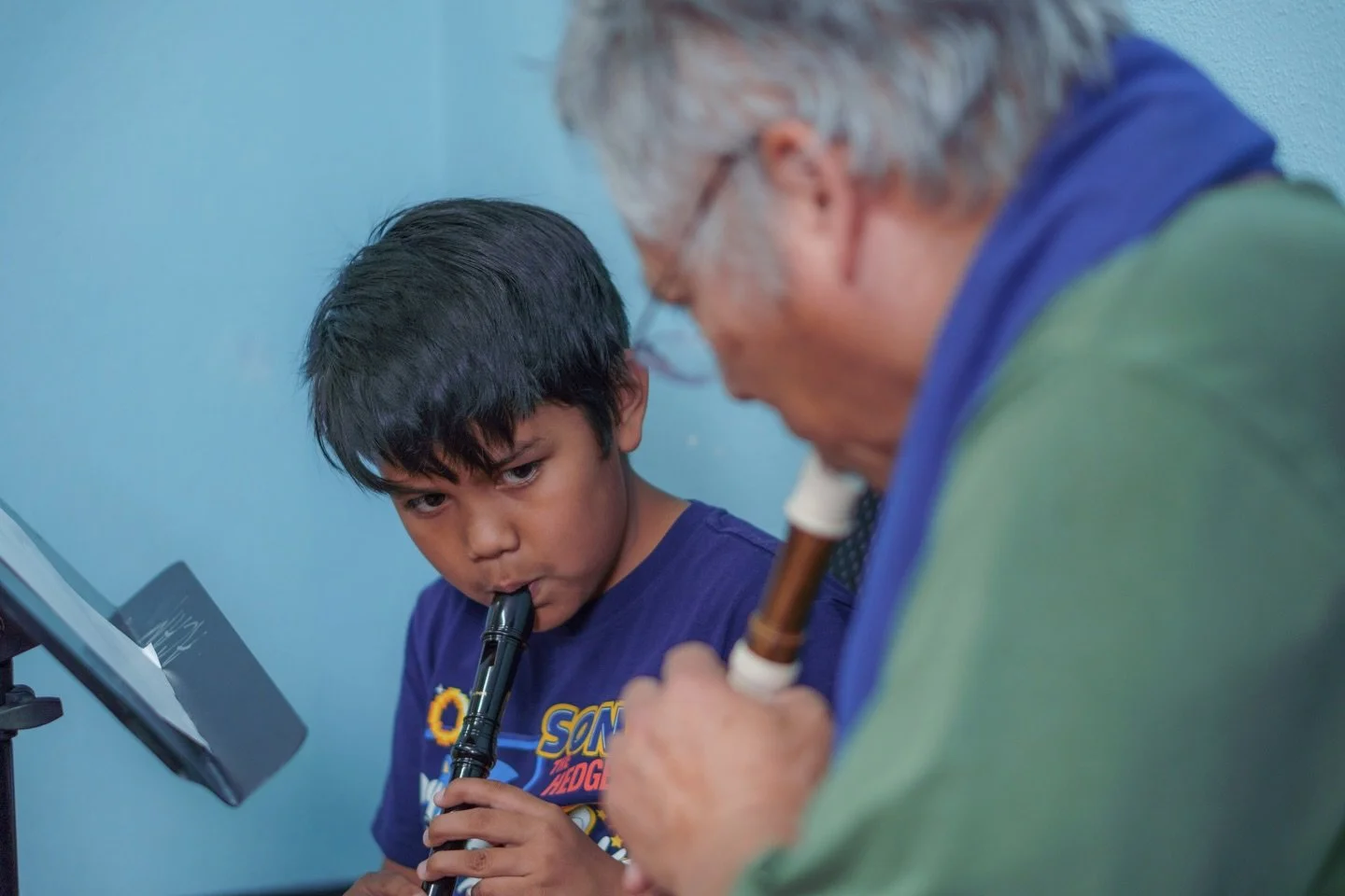 A look inside a class session with Mr.Nick and his recorder students! 🎶💛

Our young artists are building their skills in wind instruments and growing every day at ACAM. 🪈
~~~~~~~~~~~~~~~~~~~~~~~~~~~~~~~~~~~~~
&iexcl;Un vistazo a una clase con el S