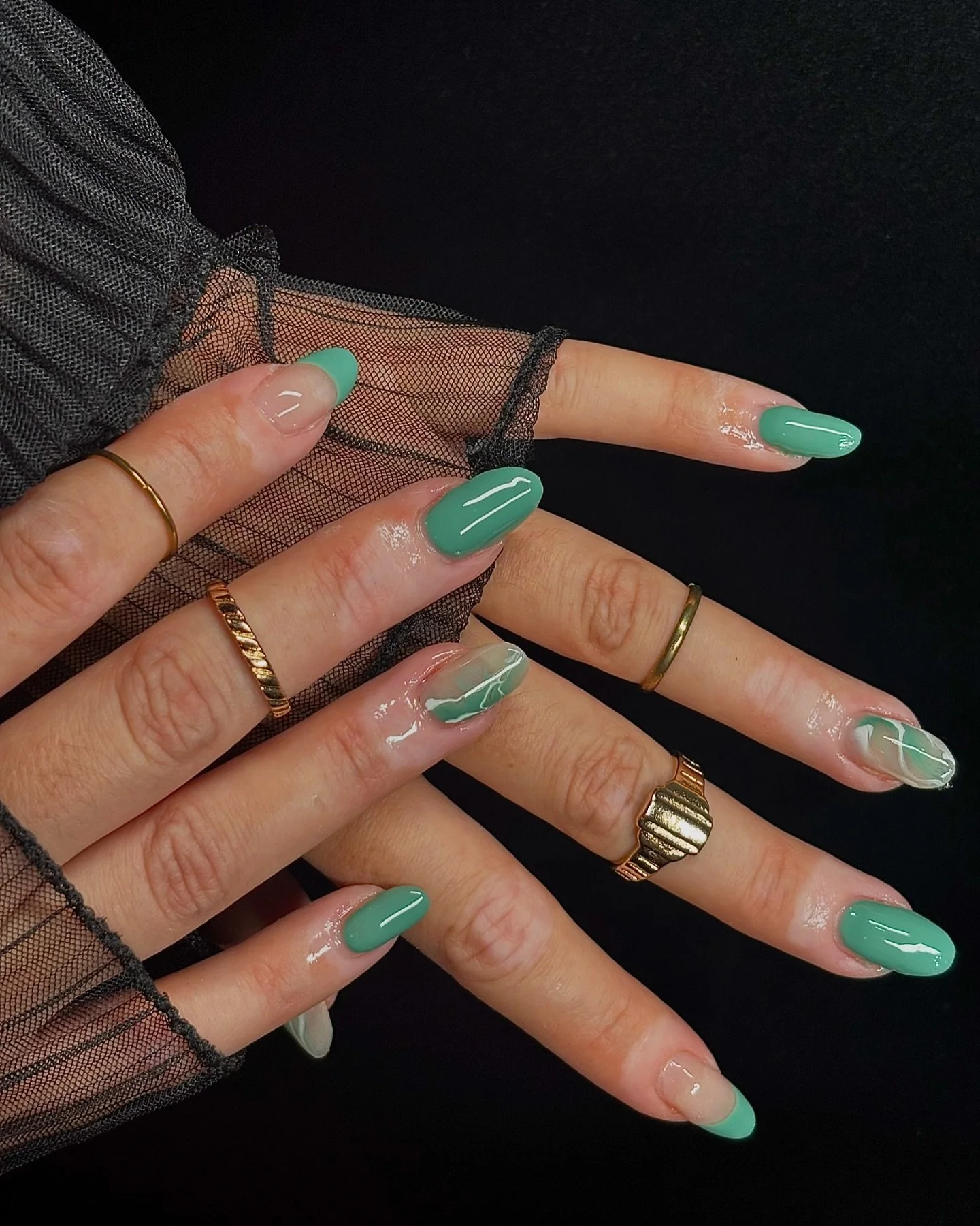 Jade nails 🌿

#nailart #nails #nailsofinstagram #nailsnailsnails #naildesign #frenshtip #manicure #poseamericaine #gel #gelnails #gelxnails #gelx #gelpolish #nailpolish #nailtech #quebecnails #quebecnailsalon