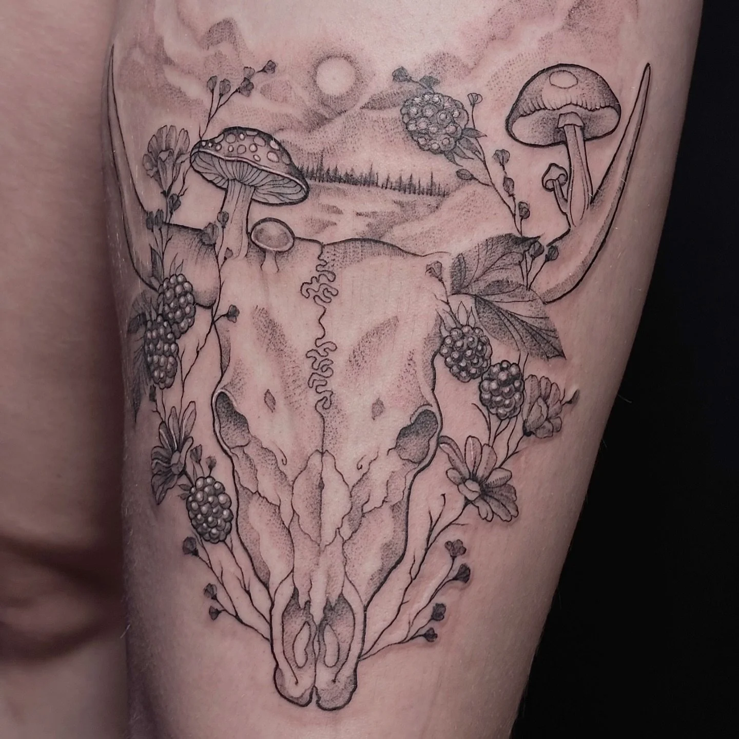 Un autre projet western ✨🤩

#tattoo #inked #tattooed #tattooartist #tattoodesign #portrait #portraittattoo #quebectattooshops #quebectattoo #eikon #eikontattoo #flashtattoo #flash #tattooidea #tinytattoo #blackminimaltattoo