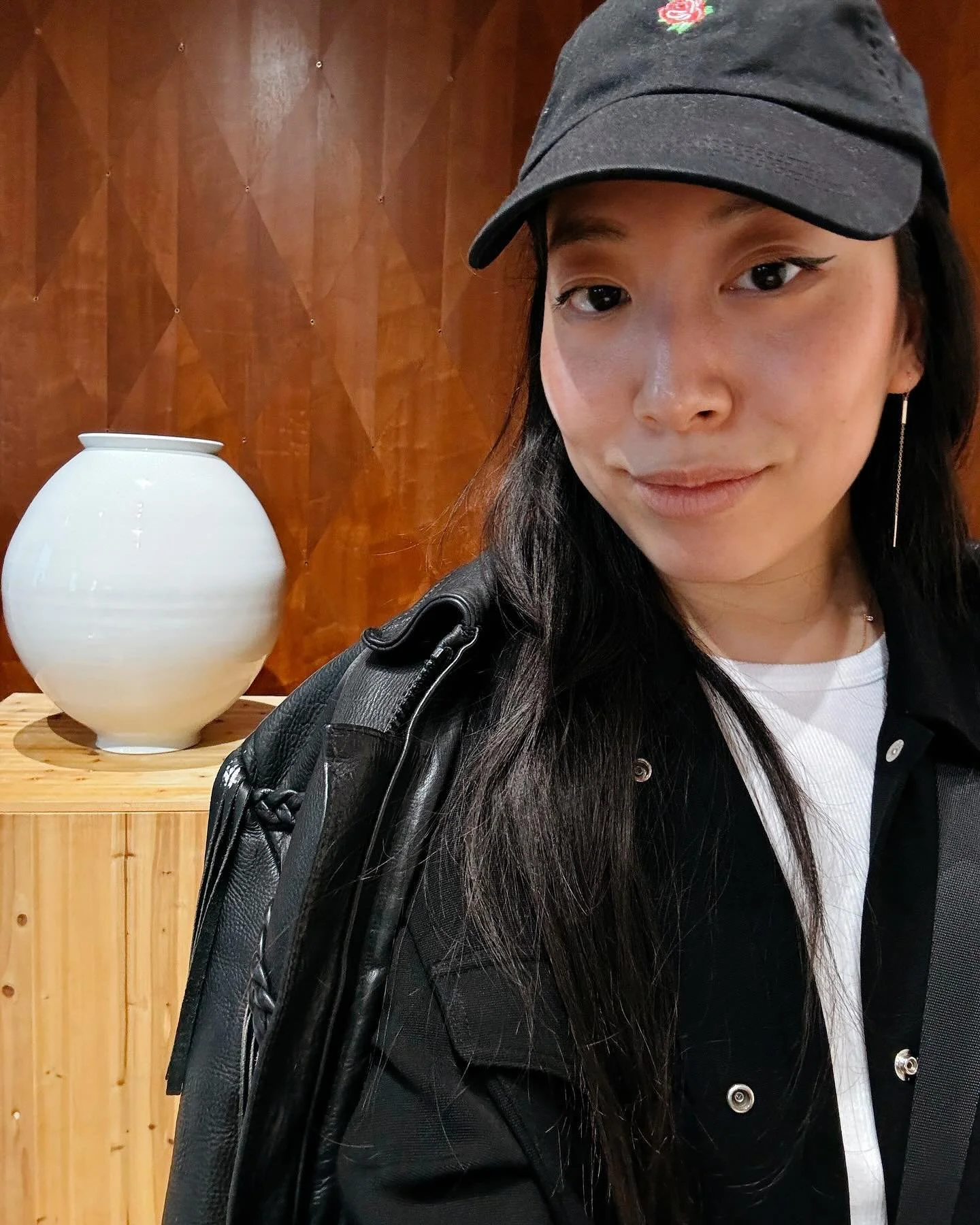 What a beautiful day in NYC for gallery hopping. Gorgeous spaces and beautiful curations between @ameliemaisondart (where I felt fully transported and inspired) to @salon94, where I felt reminiscent of a client event back in the day at their old spac