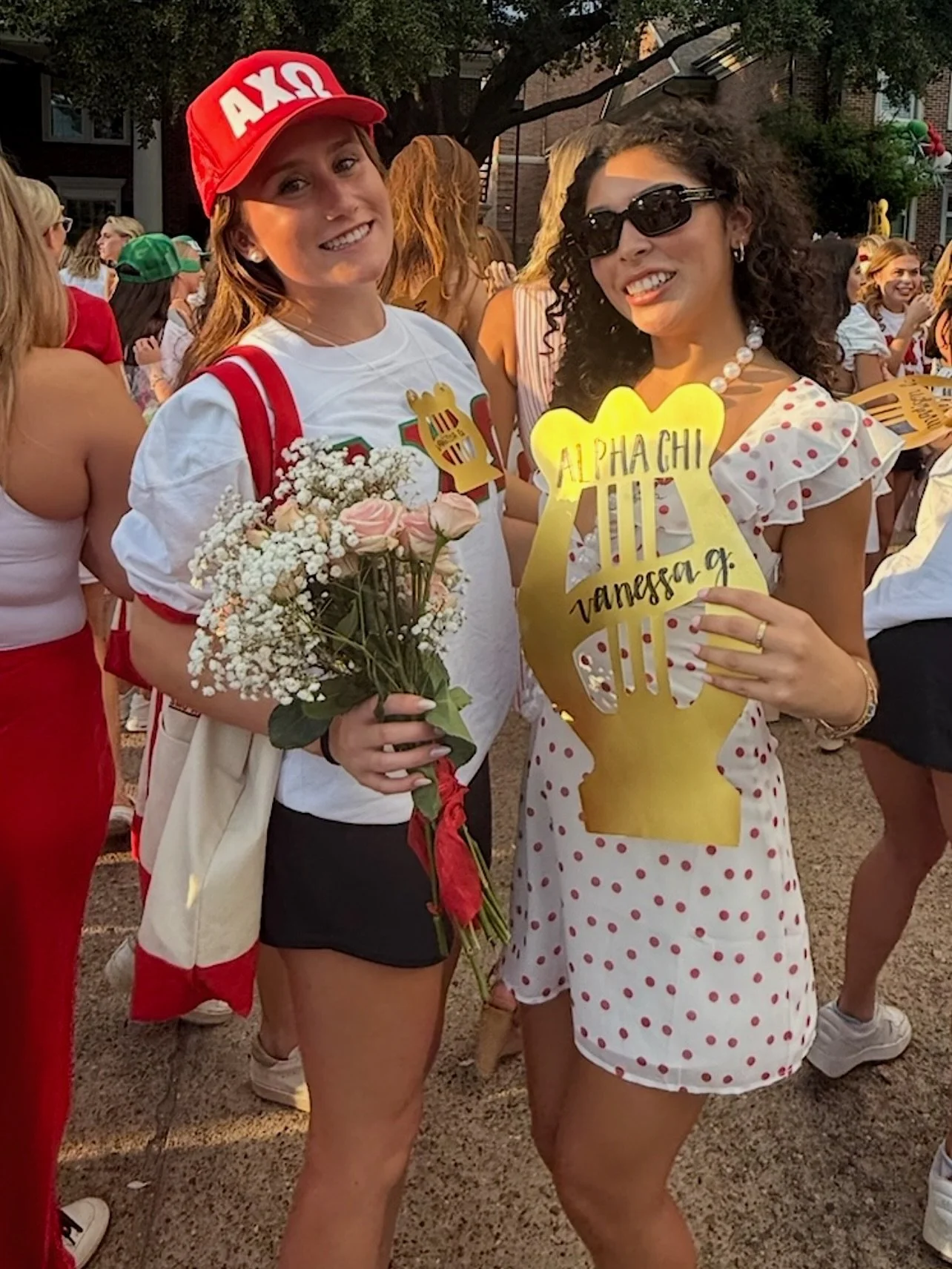 Red and green looks great on @vanessa_g456 ! She found her letters at @smualphachi ❤️💚