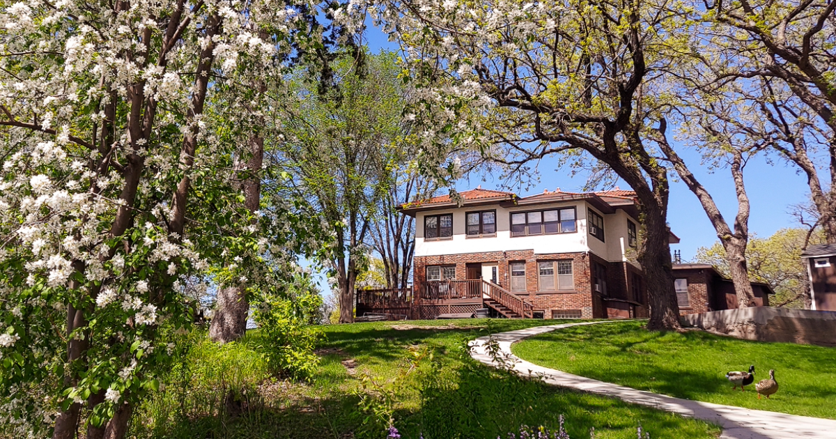 How The Recovery Hub Helps Clients Transition From Residential Treatment