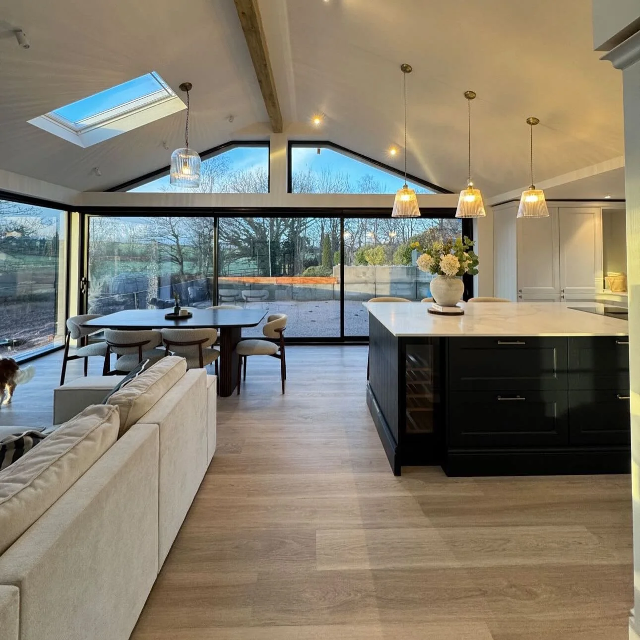 Absolutely stunning floor we got to fit for @devonbunglowrenovation really looking forward to getting back out there to finish the final stage 👌🏼

@karndean_uk installed on top of @kelmore_ltd