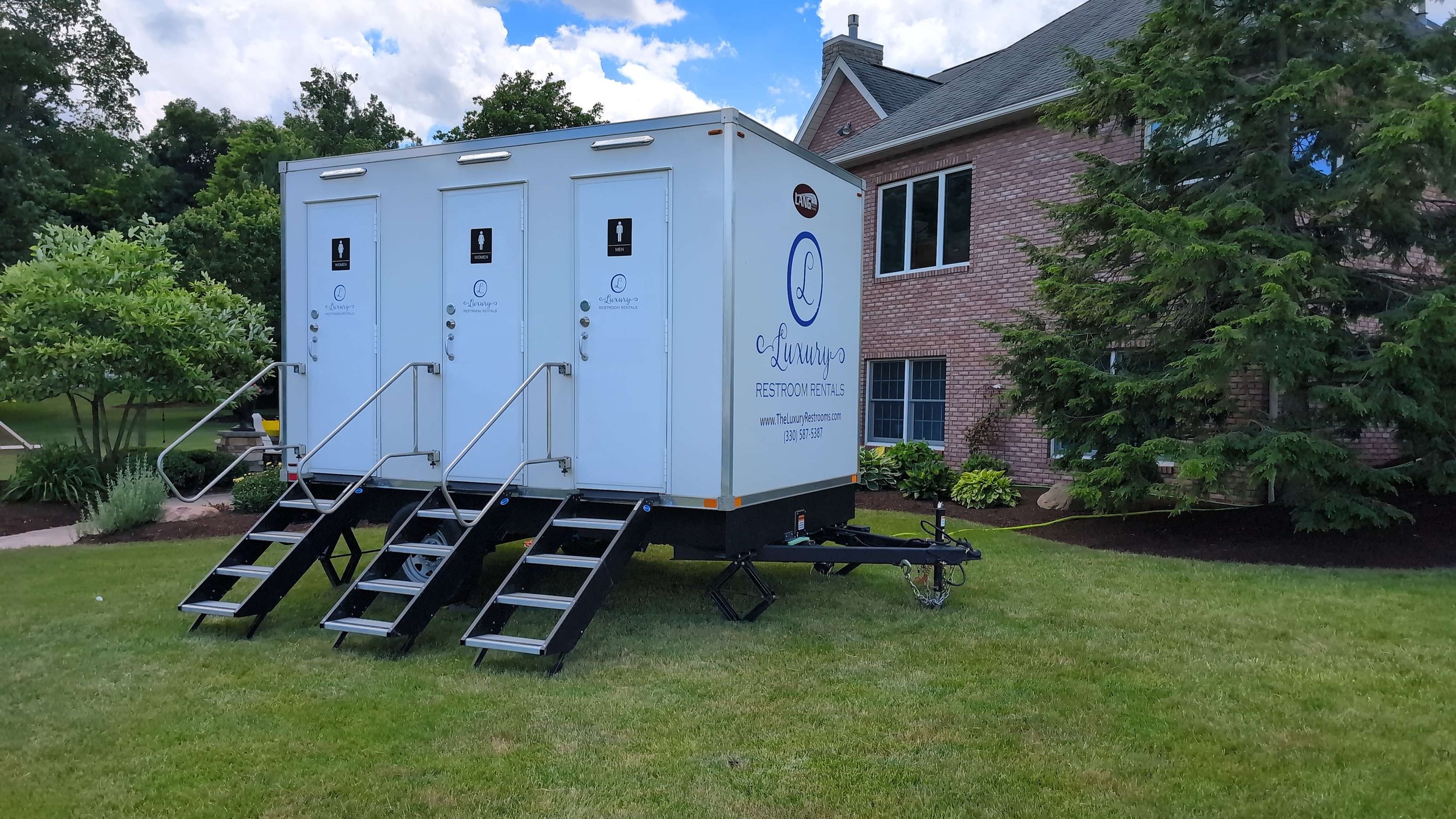 3 Stall Trailer.jpg