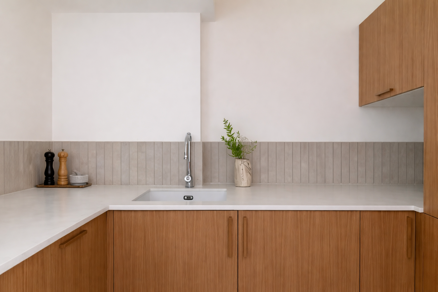 Cuisine contemporaine en bois – architecture intérieure épurée