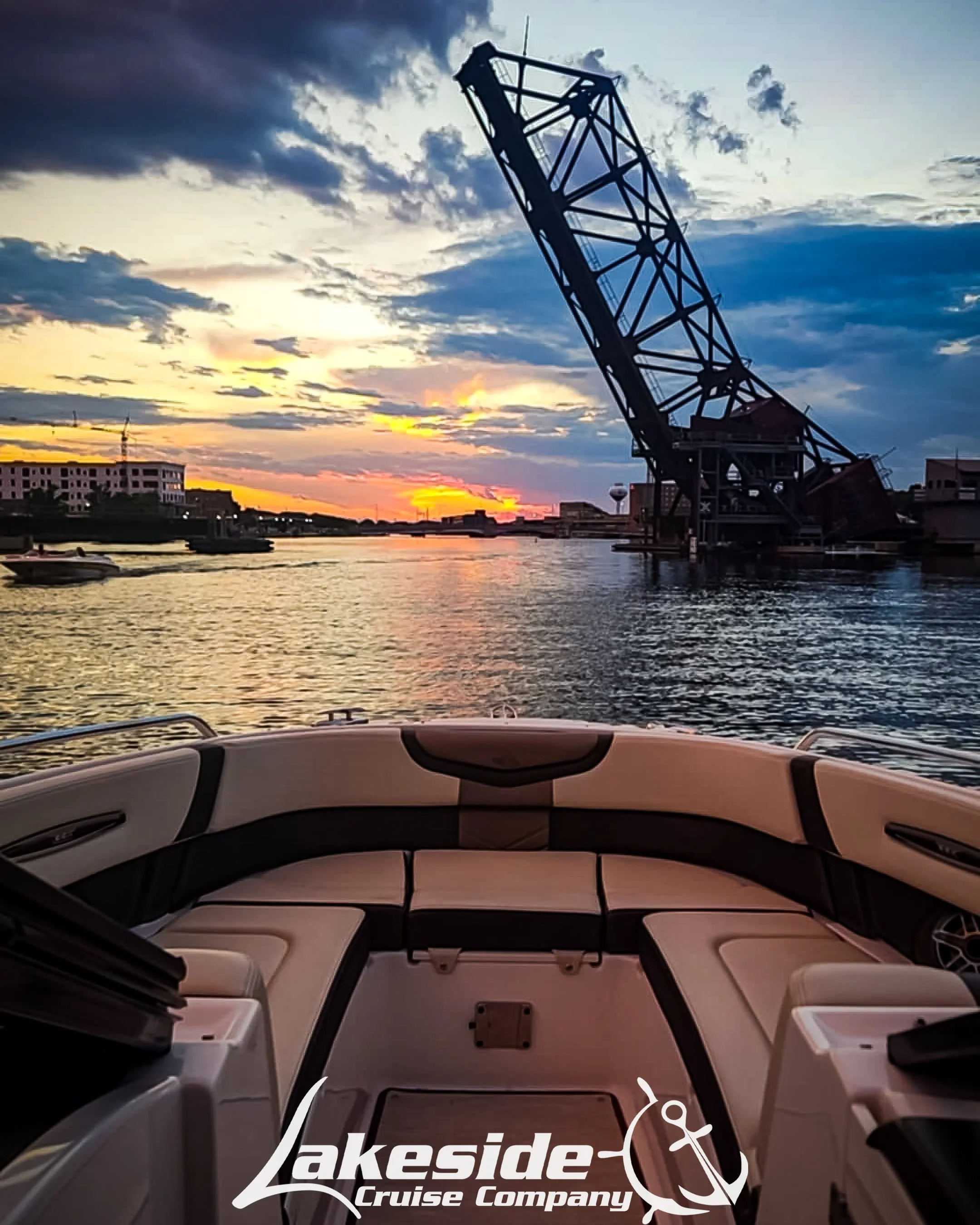 Beyond the Shore: Why a Private Boat Charter is the Best Way to Experience Oshkosh