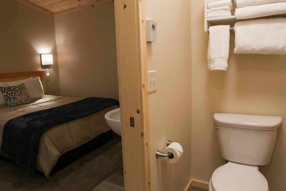 c2-bed-toilet.jpeg