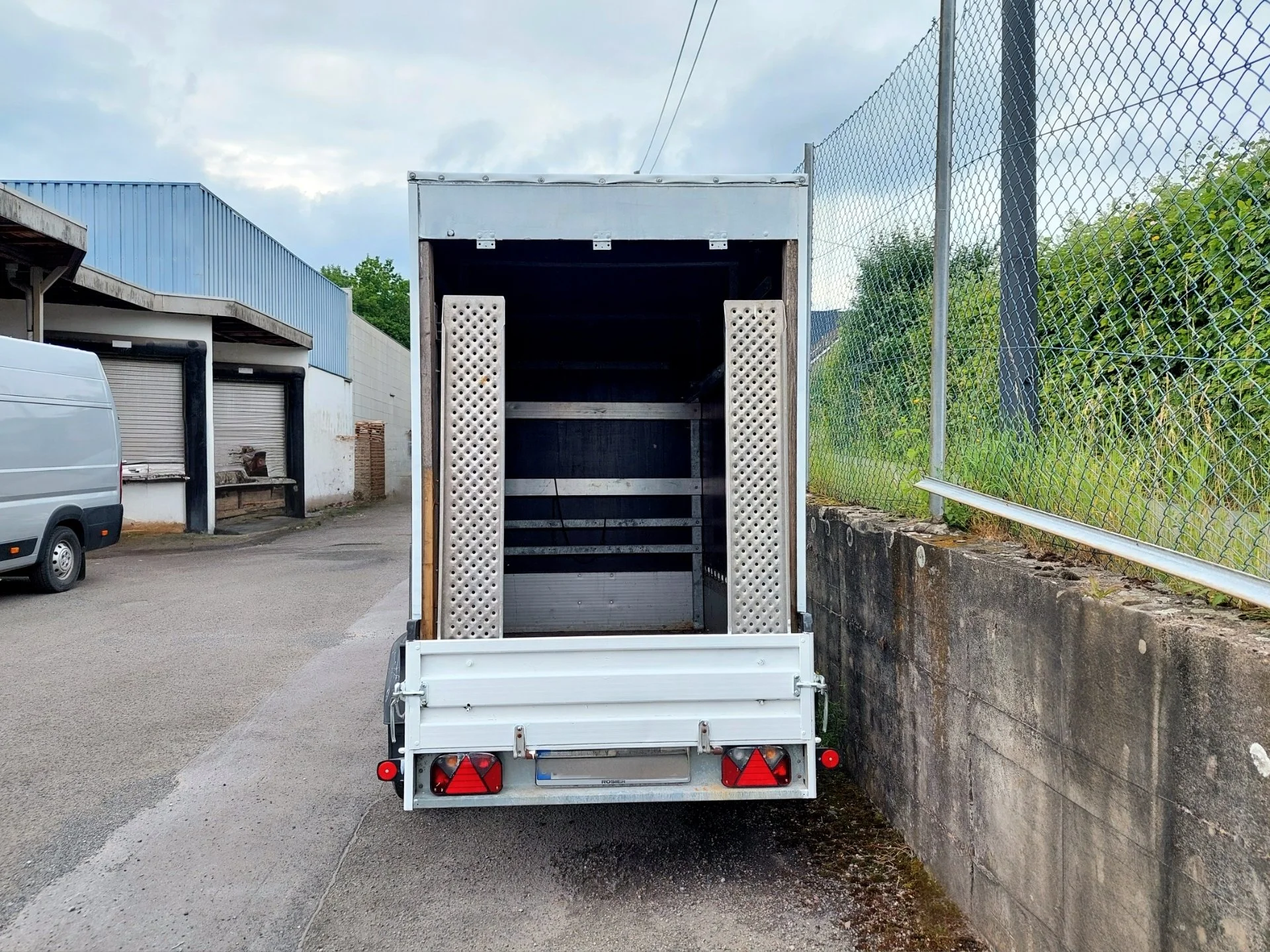 Anhängervermietung Arnsberg, Anhänger mieten in Arnsberg, Anhänger leihen, Umzugshilfe, Transportmittel
