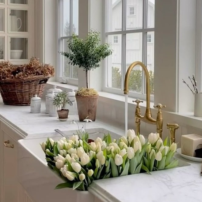How to choose your farmhouse sink?
What&rsquo;s the most common size for the cabinet that fits one? What types of materials exist there and which one would work best for your kitchen?

Check out one of our first blog posts to find the answers to all 