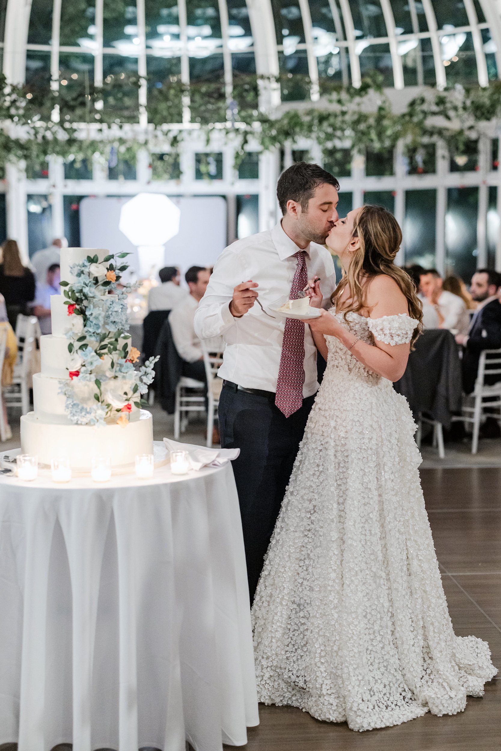 Brooklyn Botanical Garden. Timeless -Editorial-style wedding photos