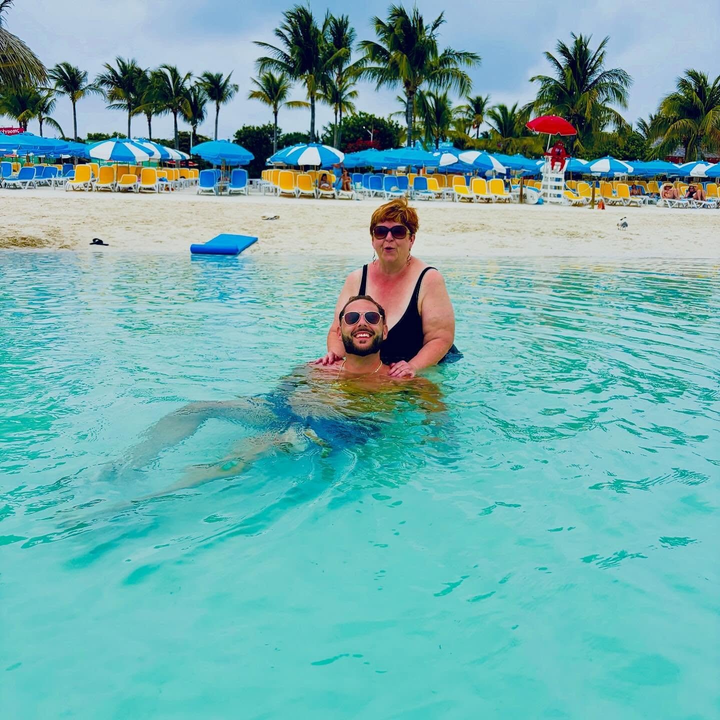 40! 🥳🎂

Took Momma's to the Bahamas. 

Blessed 🙏❤️