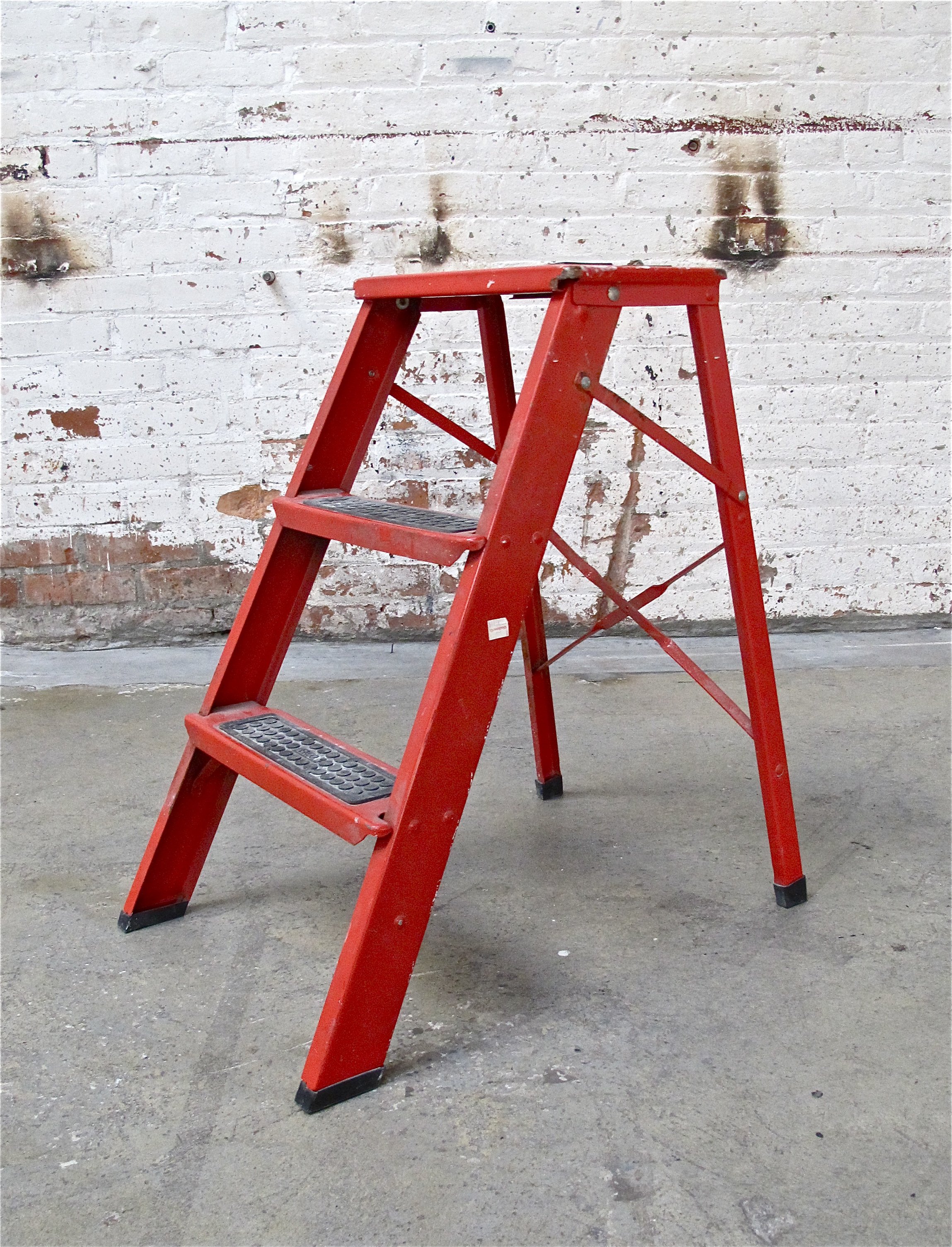 AL034 Red Metal Step Ladder