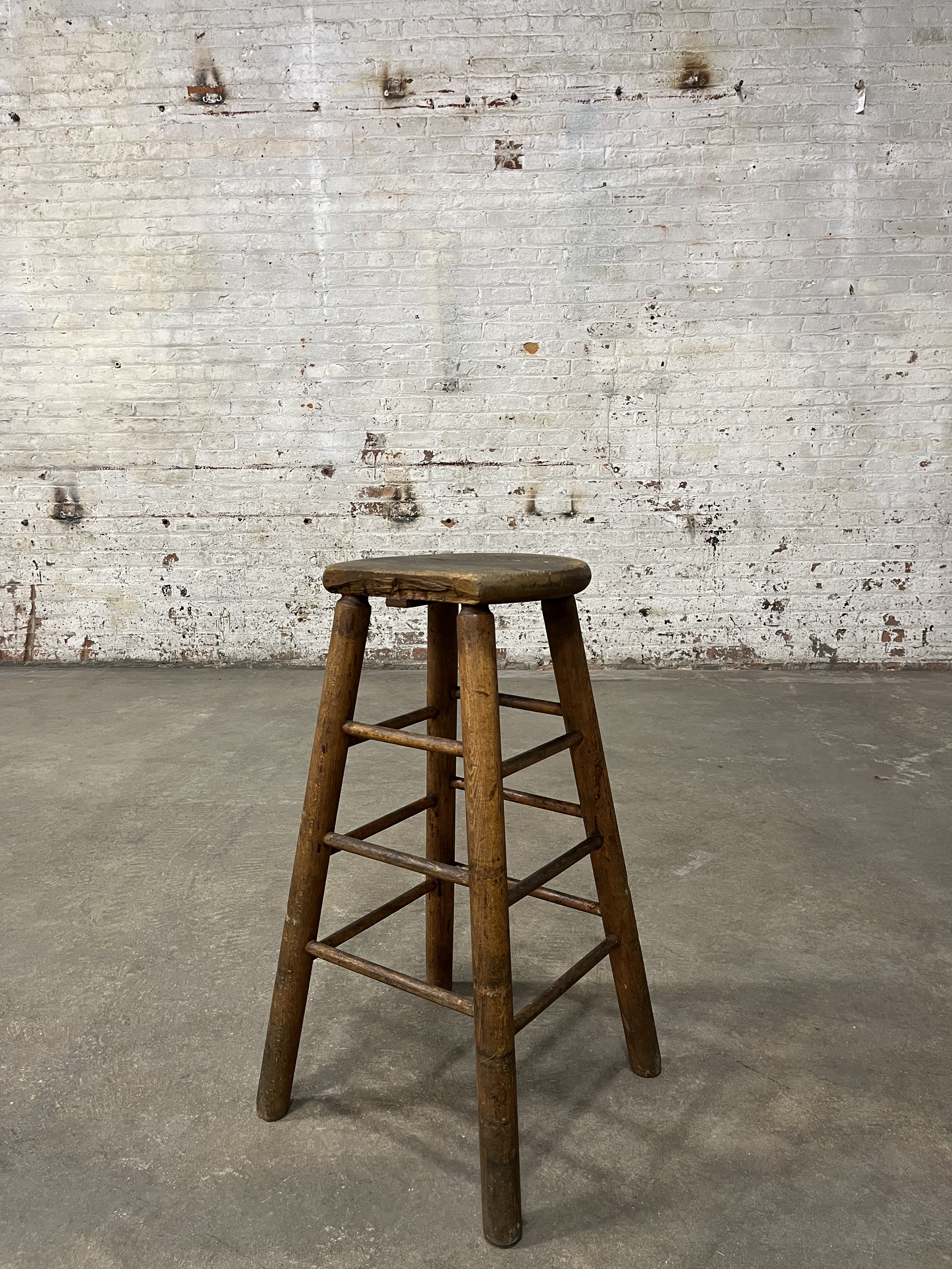 FS018-PS Distressed Wood Stool