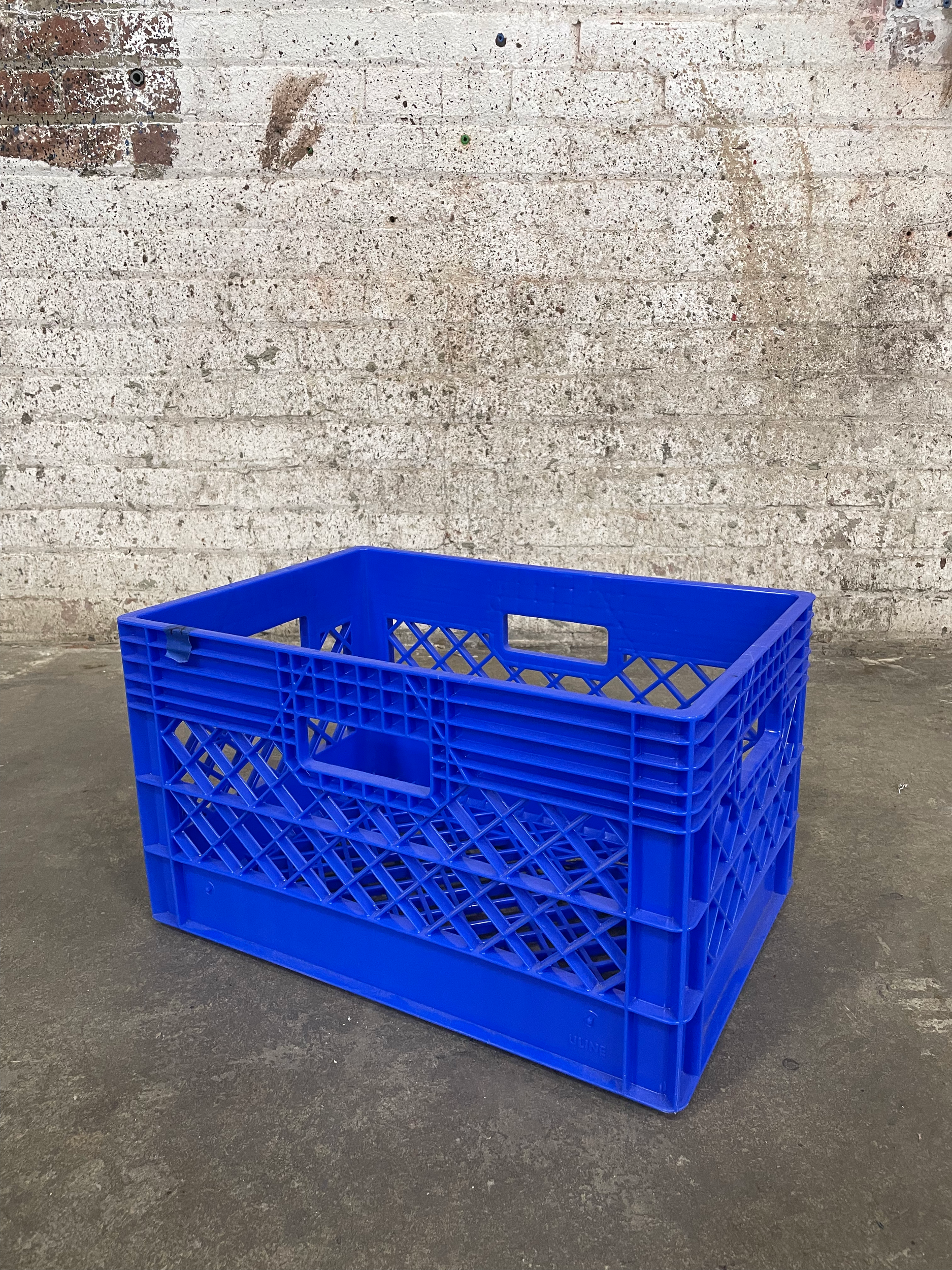 DT075-SC Bright Blue Milk Crate