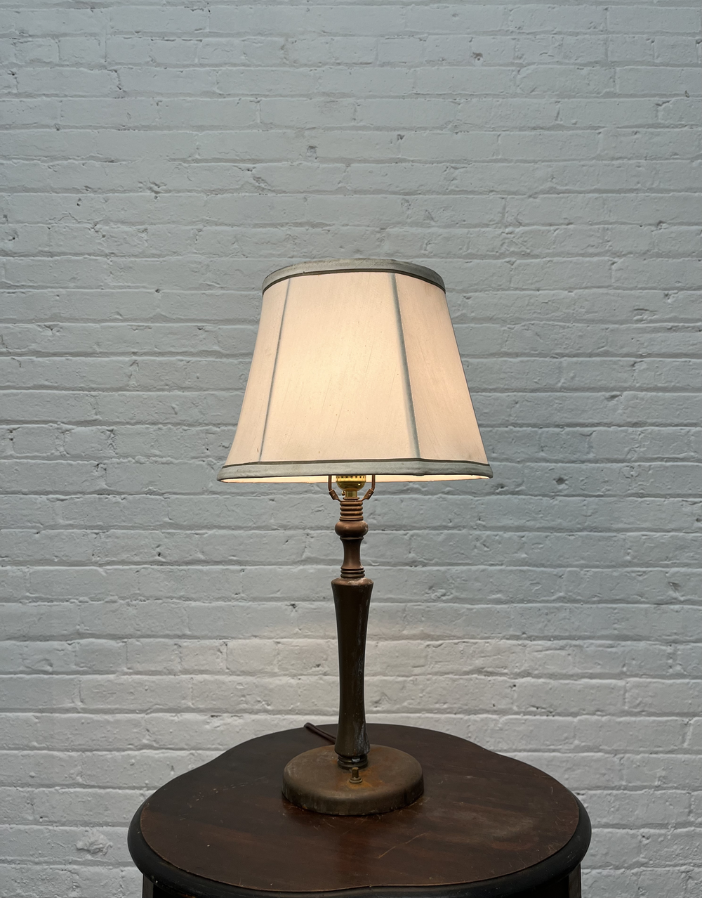 DL140 Aged Vintage Table Lamp — Primate Props