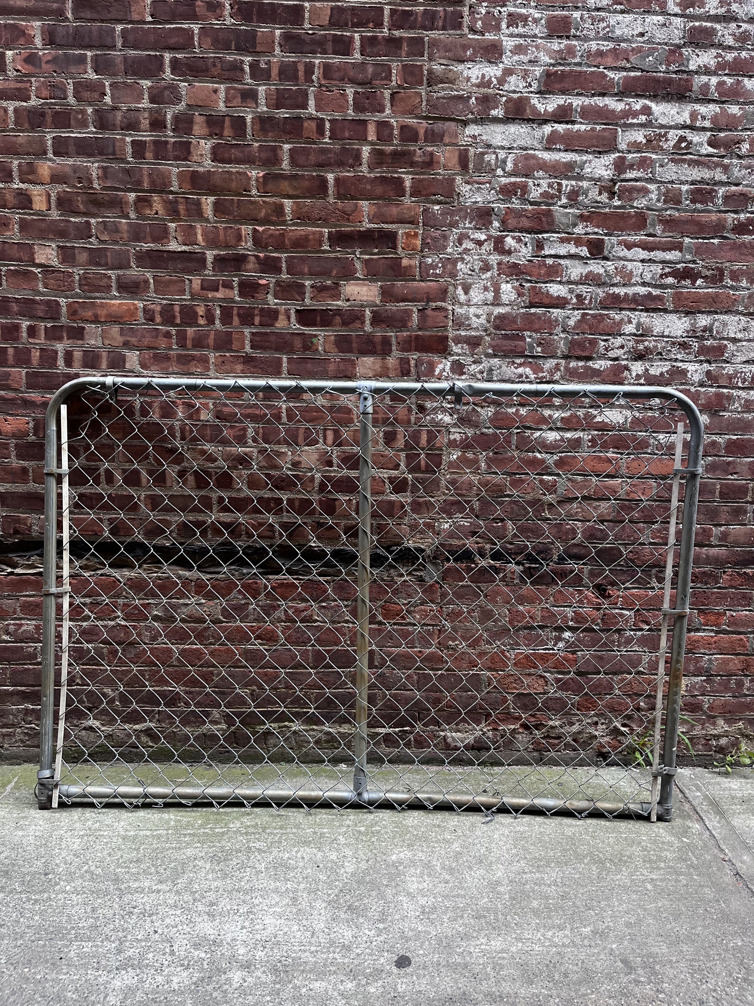 OG016-CY Metal Fence