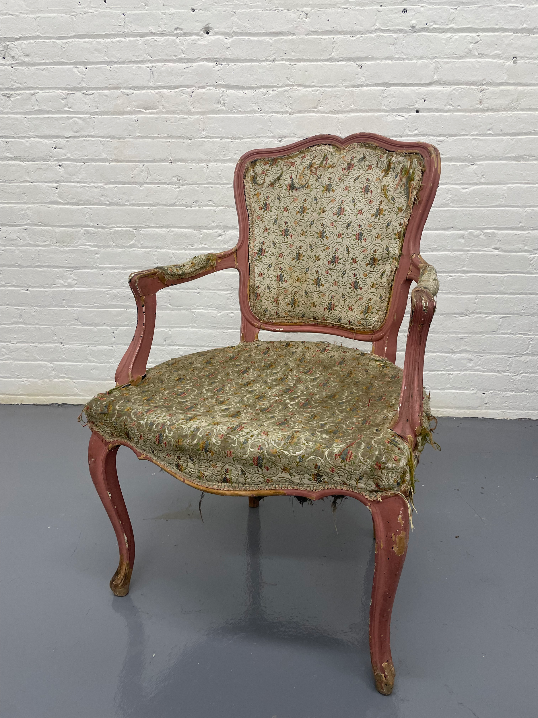 FC089-JS Vintage Distressed Pink King Louis XV Accent Chair