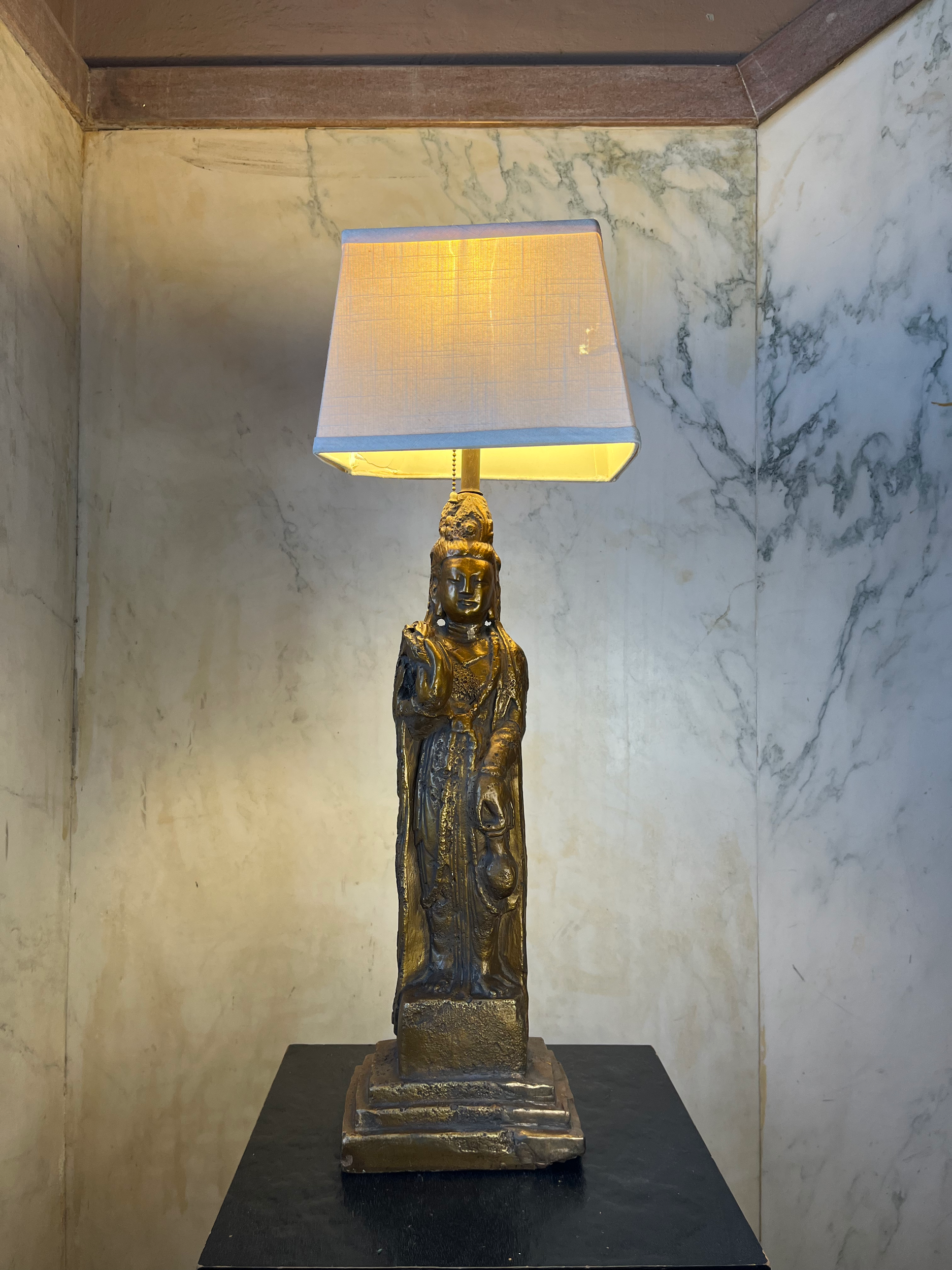 DL103-APT Vintage Bronze Statuette Table Lamp