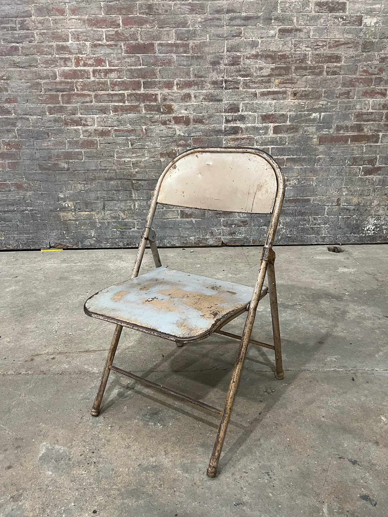 FC141-PS Distressed Metal Folding Chair