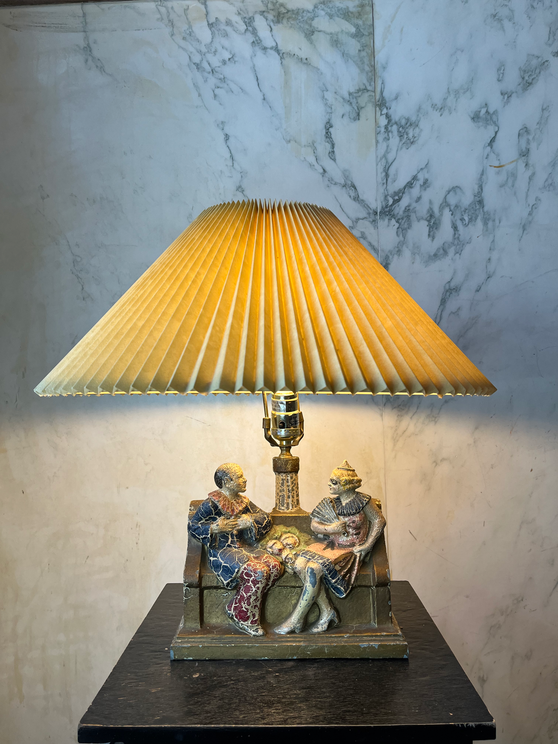 DL118 Vintage Seated Clowns Table Lamp
