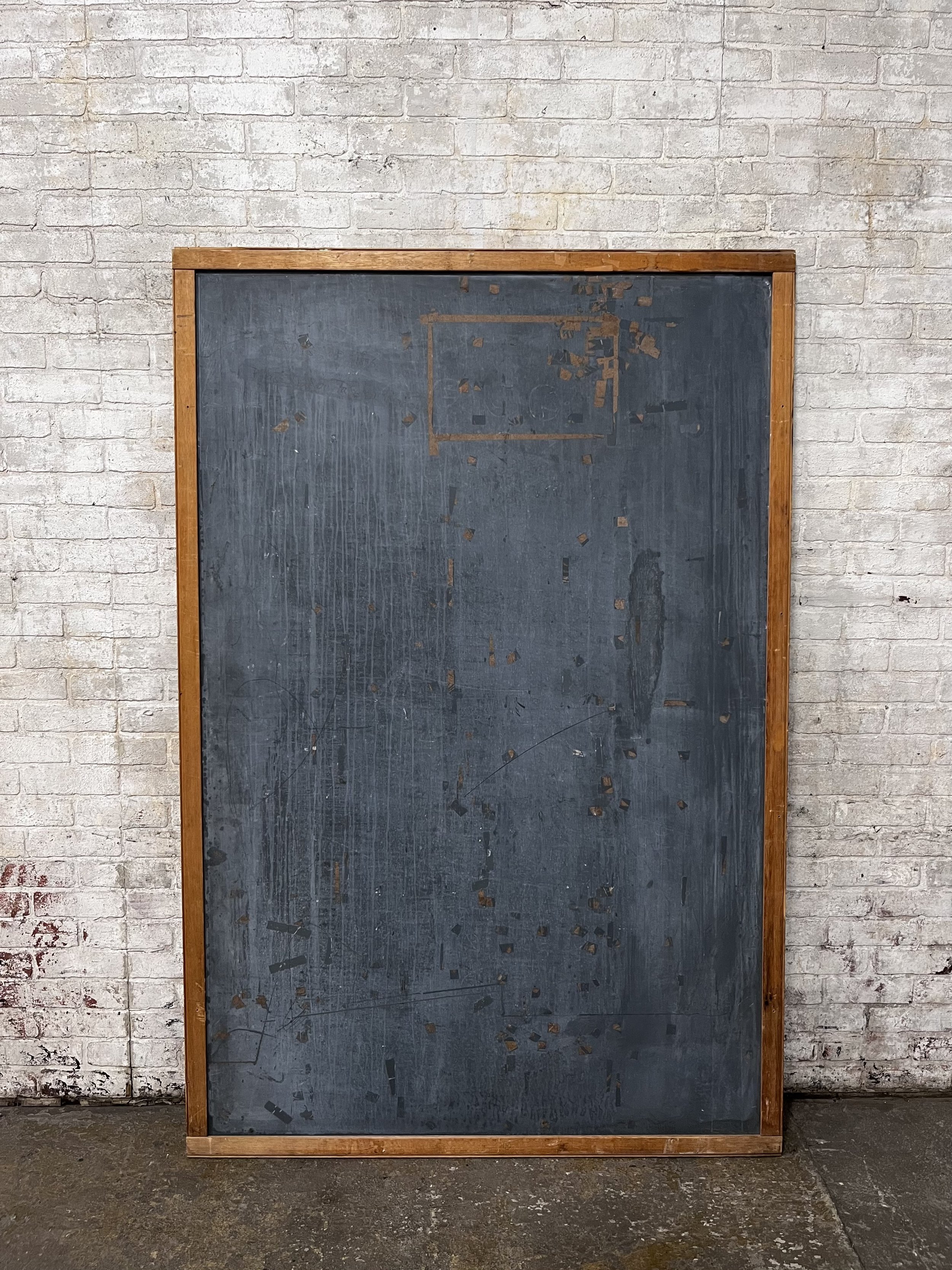AF005 Distressed Chalkboard