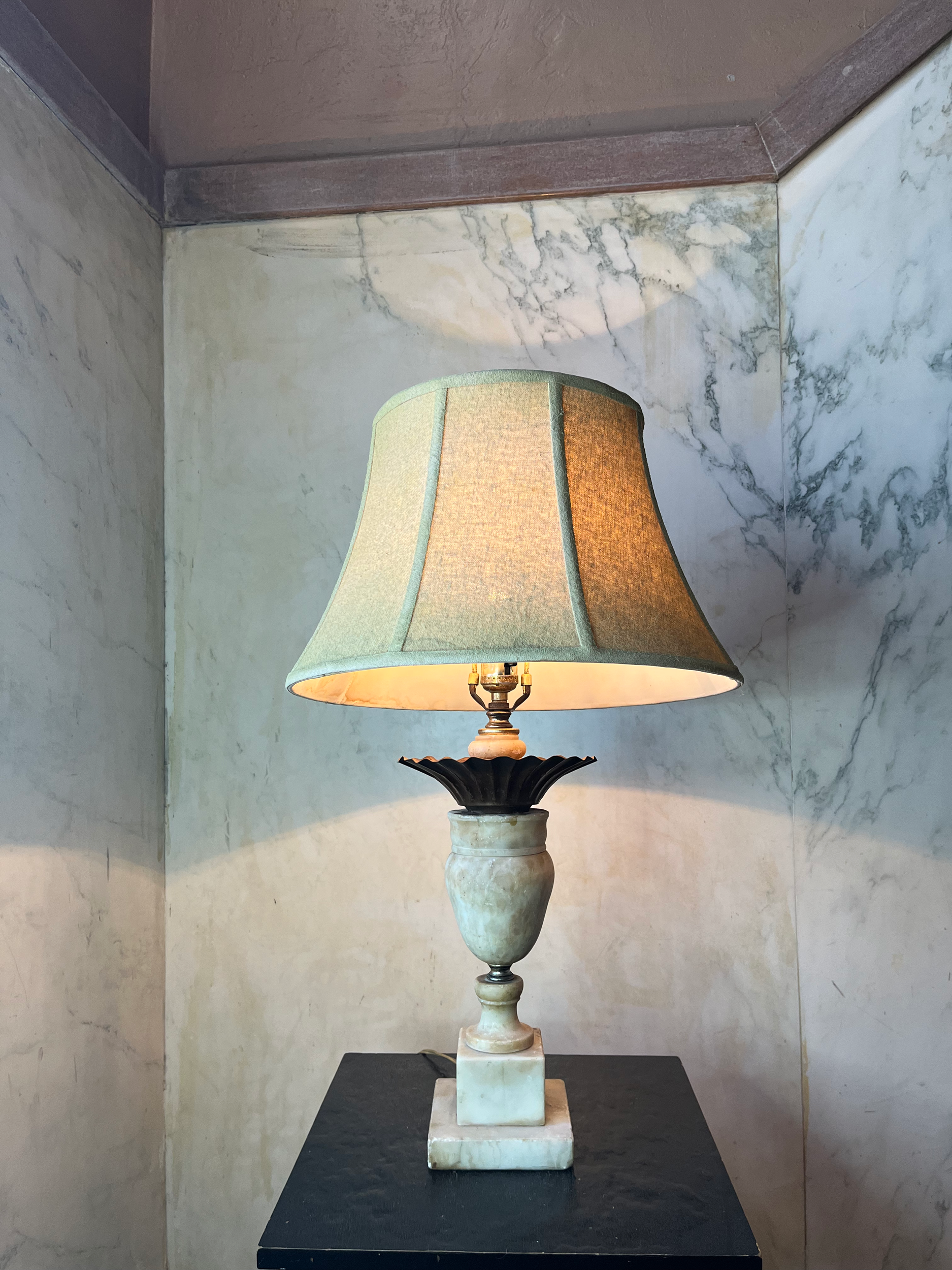 DL074-APT Antique Goblet Style Marble Table Lamp