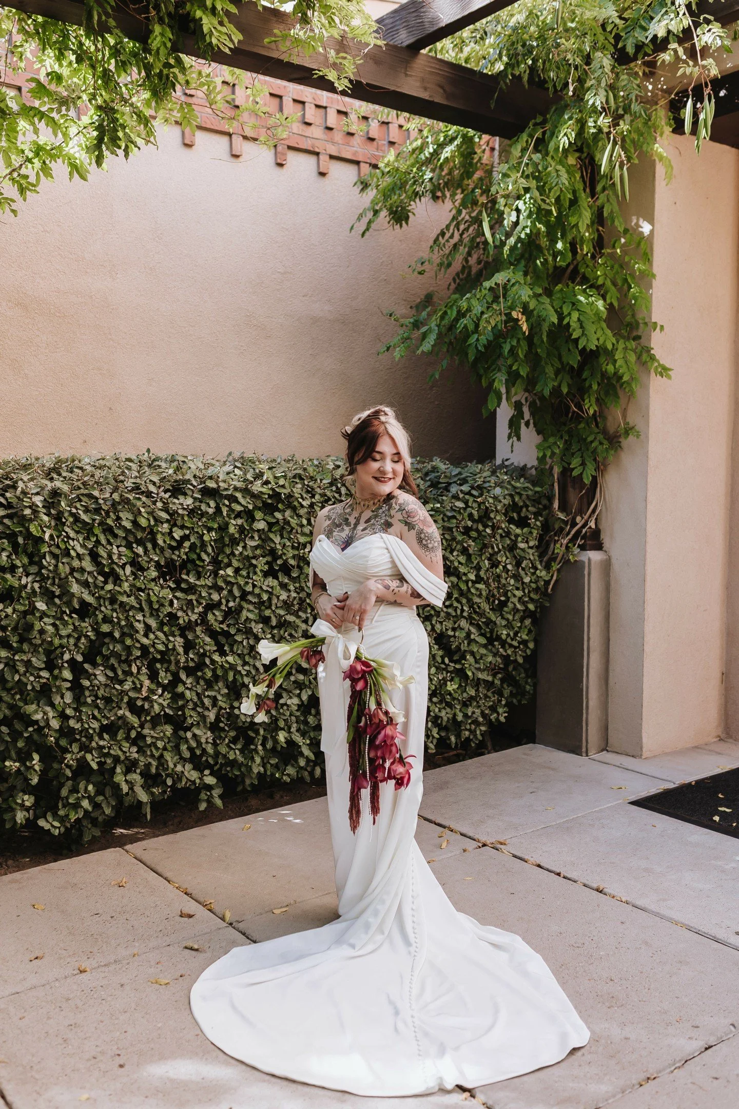 A few weeks ago, I shot a wedding for @samanthacheriephotographyllc at @hotelAlbuquerque

It was customized and beautiful! 

*
*
*
*
*
#albuquerque #newmexico #albuquerquephotographer #abq #albuquerqueweddingphotographer #weddingphotography #weddingp