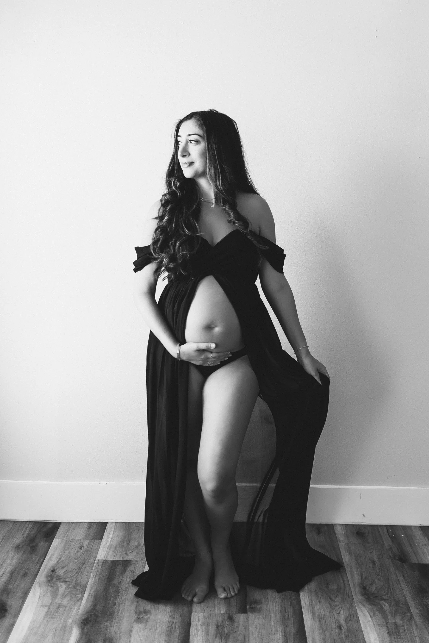 An in-studio maternity session in Pacific Beach, CA for Natalie&rsquo;s last pregnancy, and it was pure magic. Soft light, a calm space, and the sweetest anticipation as they soak in these final days before everything changes again. Honored to help h