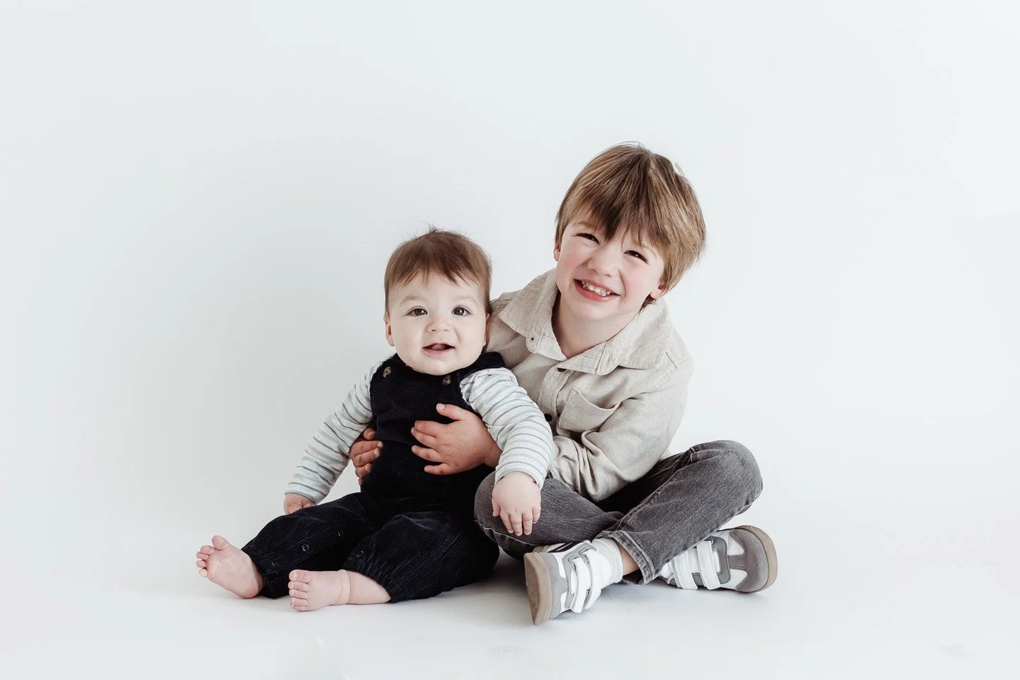 The best big brother accompanied Wesley's sitter session.