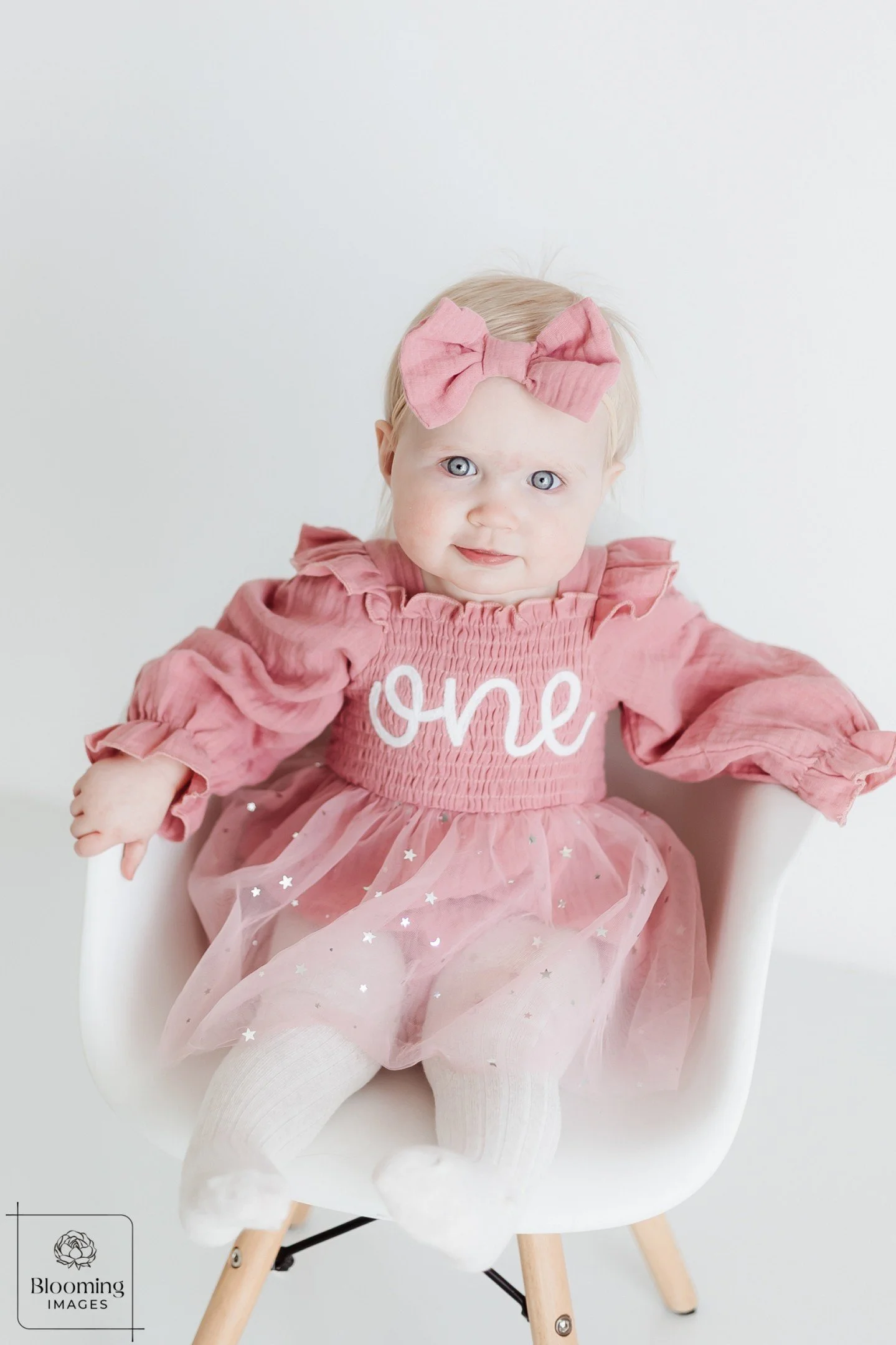 Claire is ONE! She had a great time digging into her birthday cake. We let big brother join in, too! These sessions are always a lot of fun.
.
.
.
.
.
.
.
#cakesmash #cakesmashphotographer #ABQCakeSmash #AlbuquerqueCakeSmash #NMCakeSmash #BurqueBabie