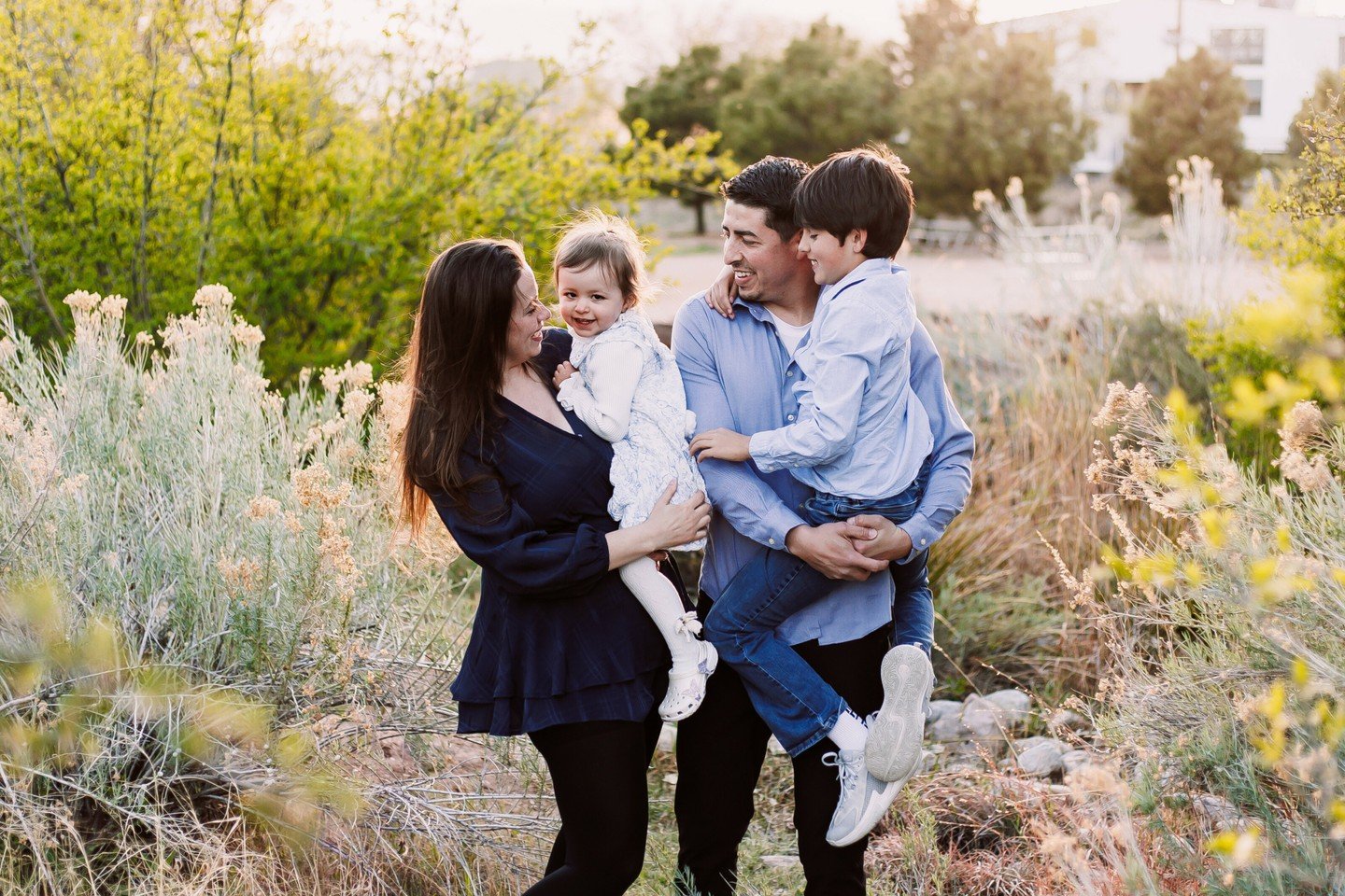 Santa Fe Family Session with Shelby from @shelbyyourdayevents ! I met her at a wedding I was photographing, and she was the planner. She did a fantastic job! If you need a planner for your special day, she is your gal!
.
.
.
.
#albuquerquefamilyphoto