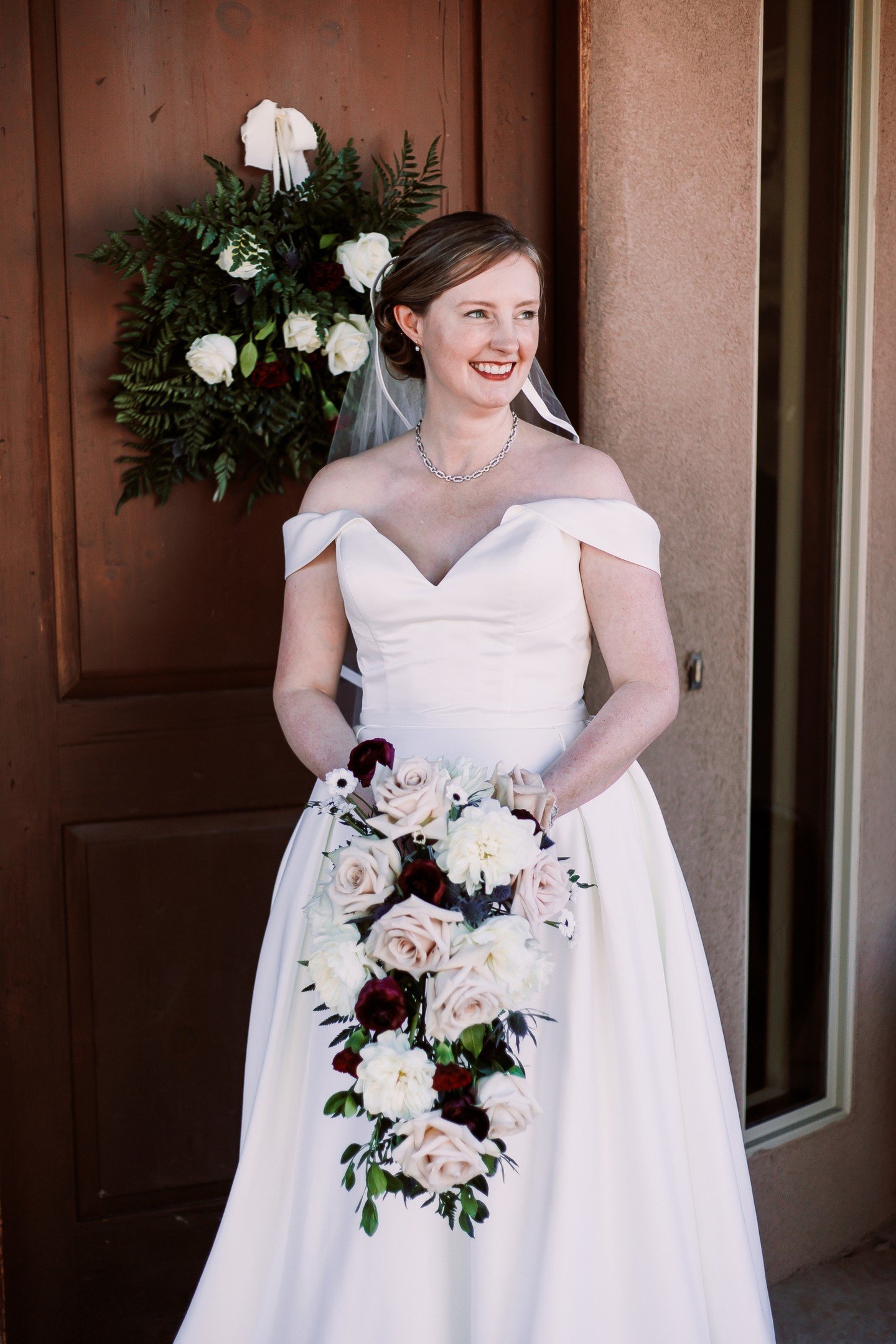I enjoyed shooting this beautiful intimate wedding at this couple's home nestled in the Foothills of Albuquerque
.
.
.
.
#albuquerquephotographer #albuquerquephotography #abqfamilyphotographer #abqweddingphotographer
#albuquerqueweddingphotographer
#