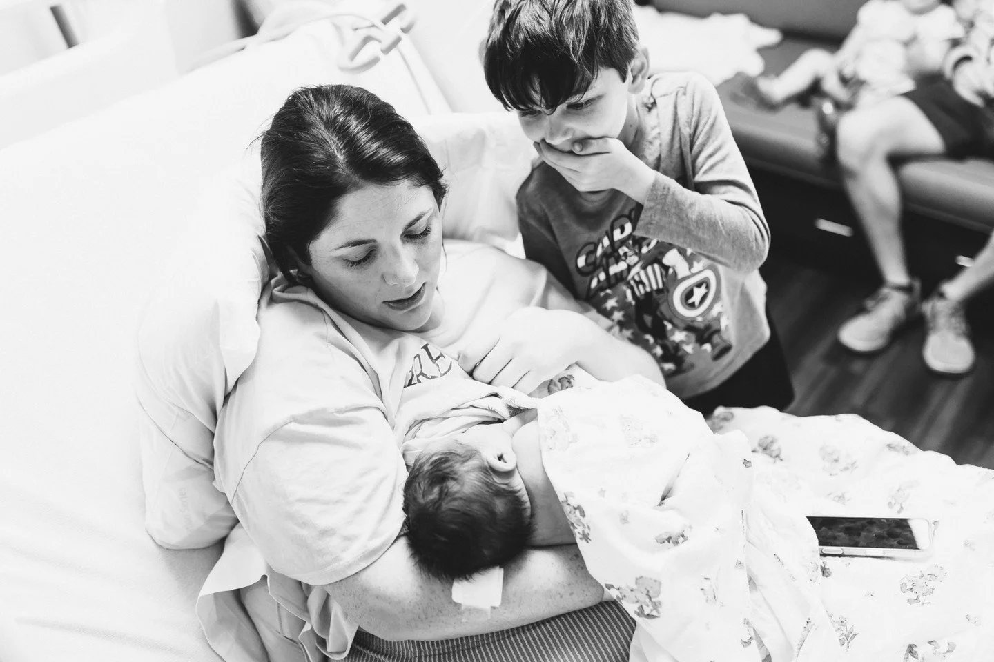 I was very fortunate to be in Nashville when my best friend gave birth to her fifth baby, Rylie.

I know I wanted to capture the first time the siblings got to meet their new baby sister. It was very sweet and moments that will be treasured forever.
