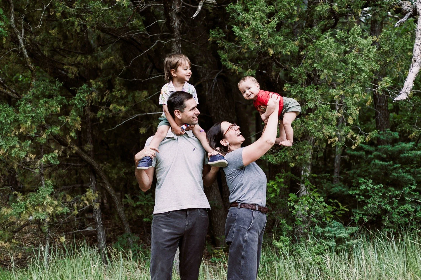 It was so great to meet the Hines Family and photograph them in the tall pine trees and greenery of New Mexico!
.
.
.
.
.
#albuquerquephotographer #albuquerquefamilyphotography #abqfamilysession #abqfamilyphotographer #abqfamilyphotography
#riorancho