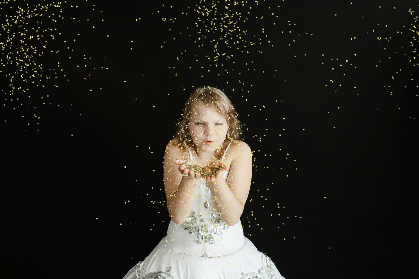 My daughter wanted in on the fun of the sparkle sessions! 
.
.
.
.
.
.
.
Albuquerque kids photographer
Albuquerque glitter photos
Albuquerque personality portrait sessions
Kids personality mini sessions Albuquerque
Albuquerque mini session photograph
