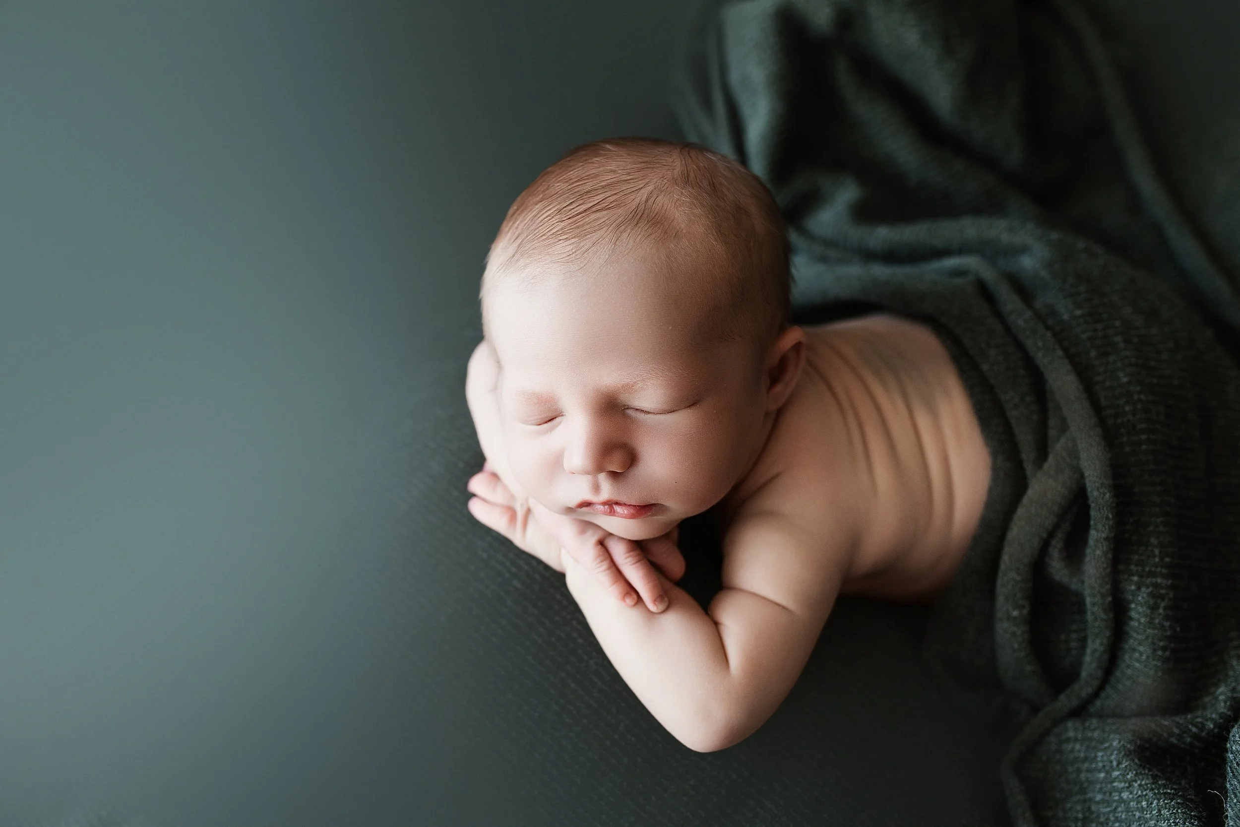 Newborn perfection in Nashville - Precious moments, delicate beauty, and the warmth of home