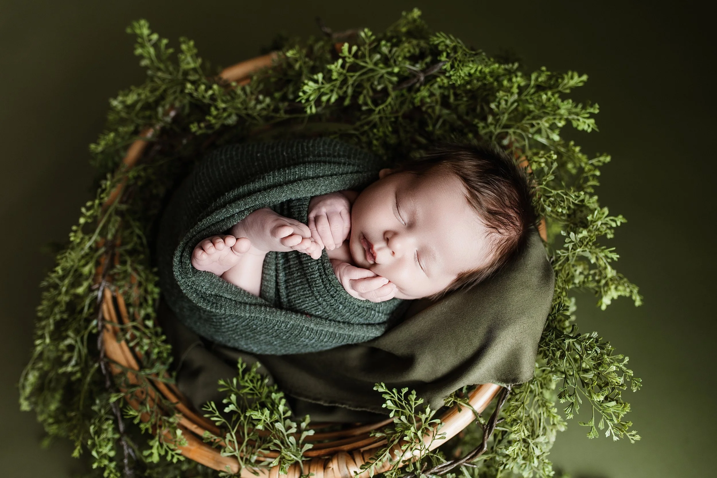 JamesNewborn-(48 of 111).jpg
