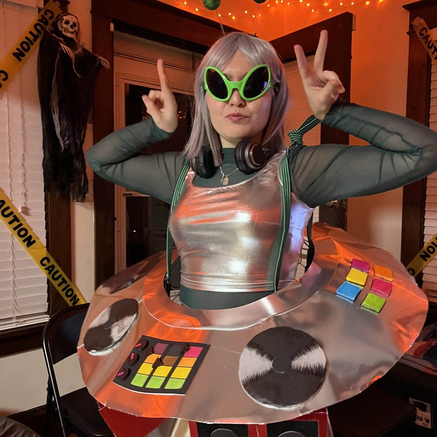 As #Halloween parties from the weekend come to an end, we have to show off these awesome costumes of the Green and Yellow characters from #notebookknockout ! 
.
.
.
.
.
.
.
.
.
.
.
#halloween2024 #boardgame #newboardgame #localboardgame #indieboardga