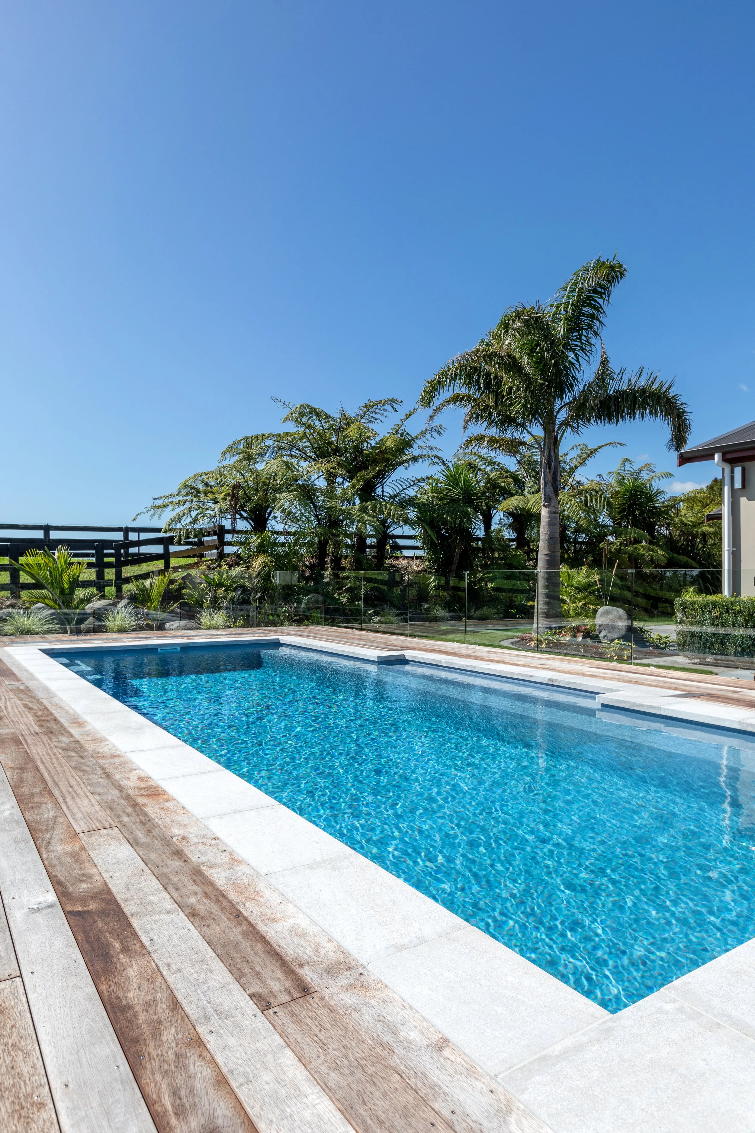 White Quartzite_600x350mm_Dropface Coping.jpg