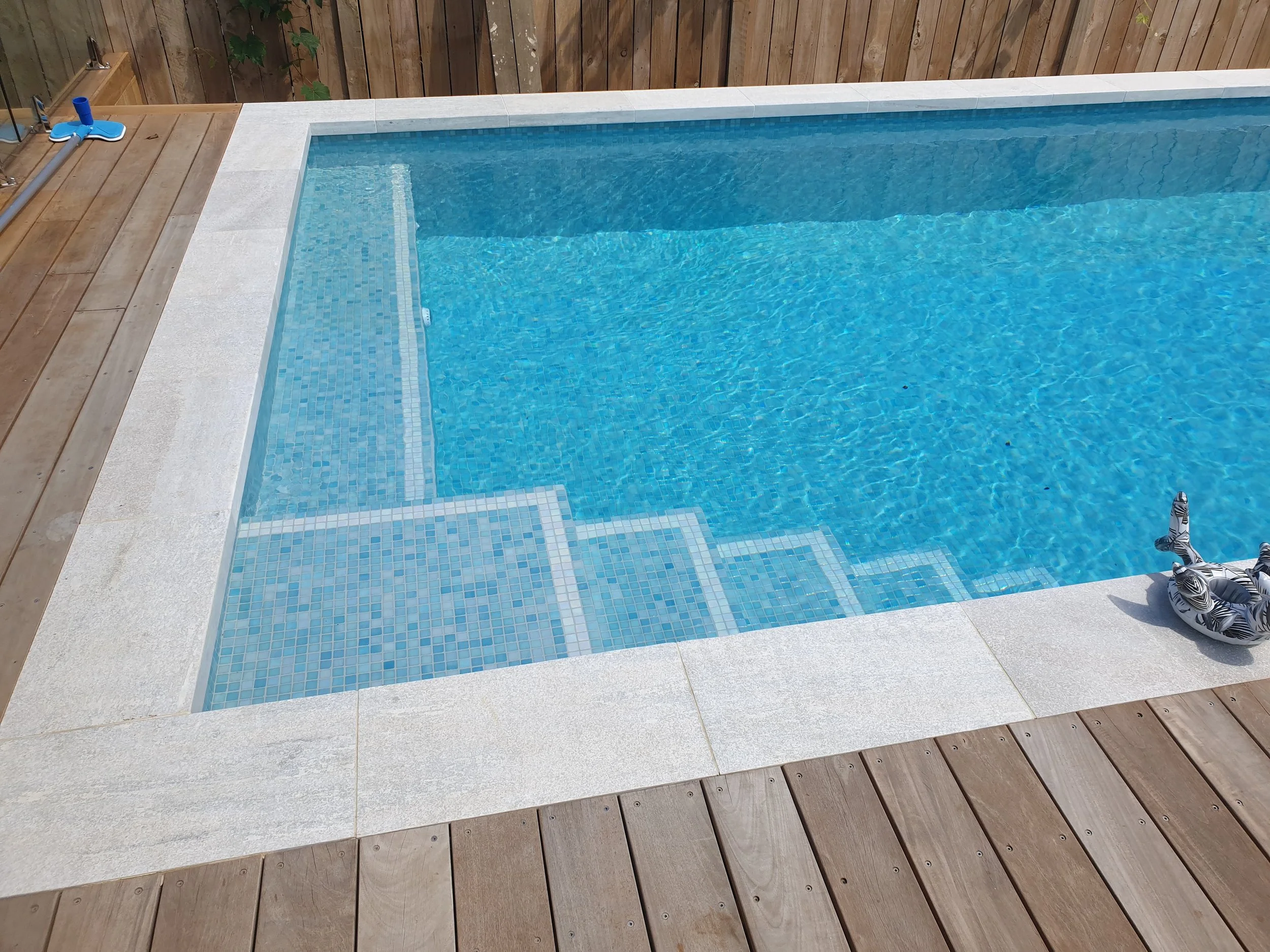 White Quartzite 600 x 350mm Dropface Coping (Copy) (Copy) (Copy) (Copy)