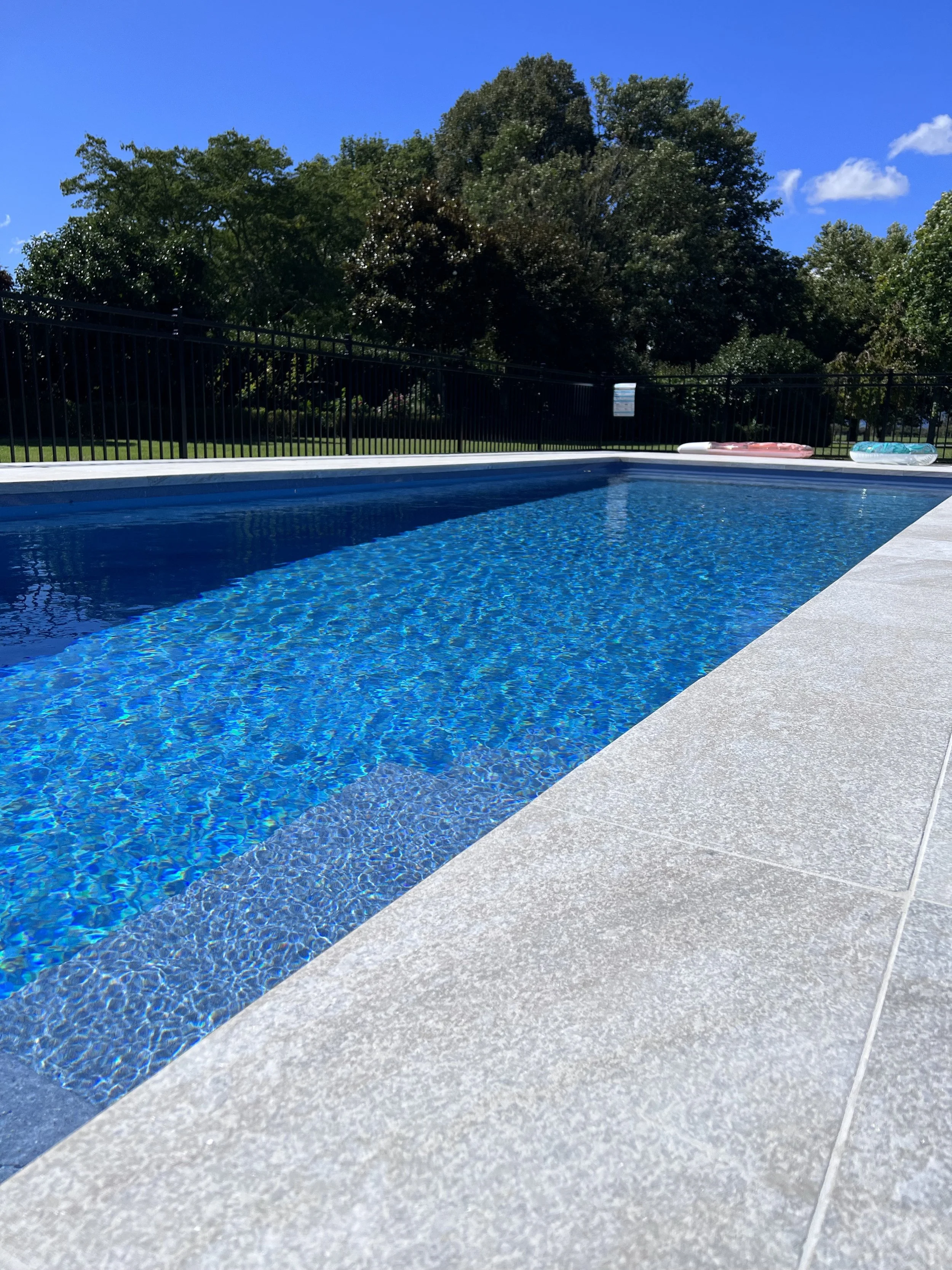White Quartzite 600 x 350mm Dropface with 6 x 6 Paving (Copy) (Copy) (Copy) (Copy)