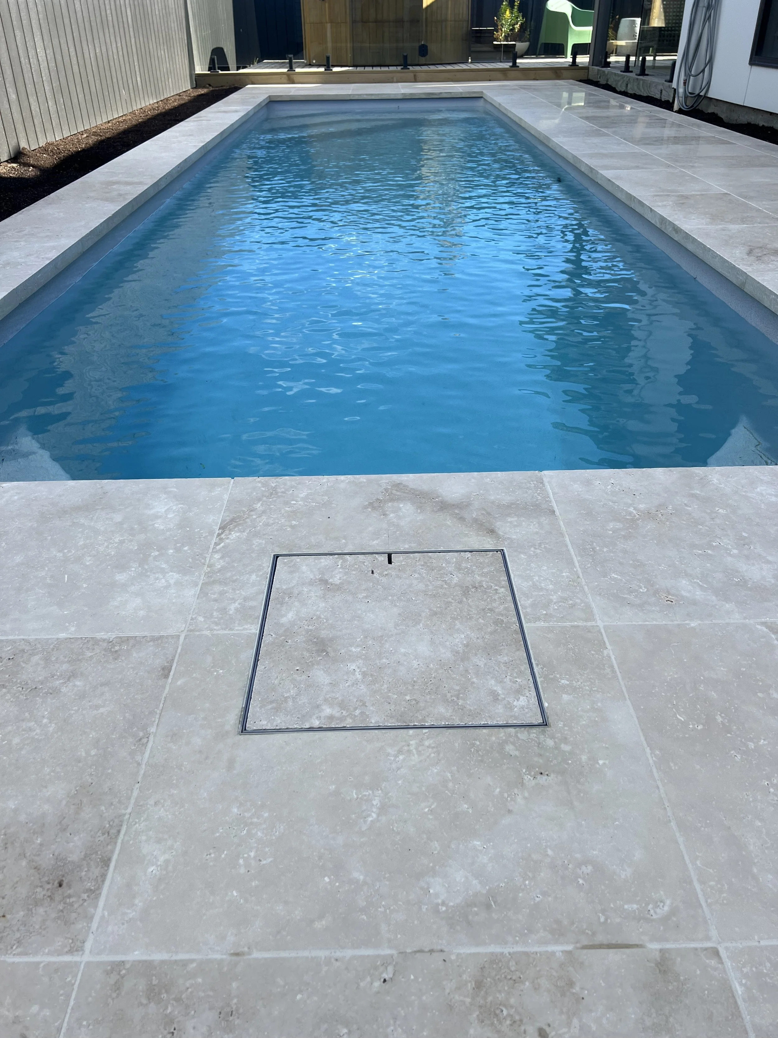 Classic Travertine Dropface Coping with 610 x 406mm Paving
